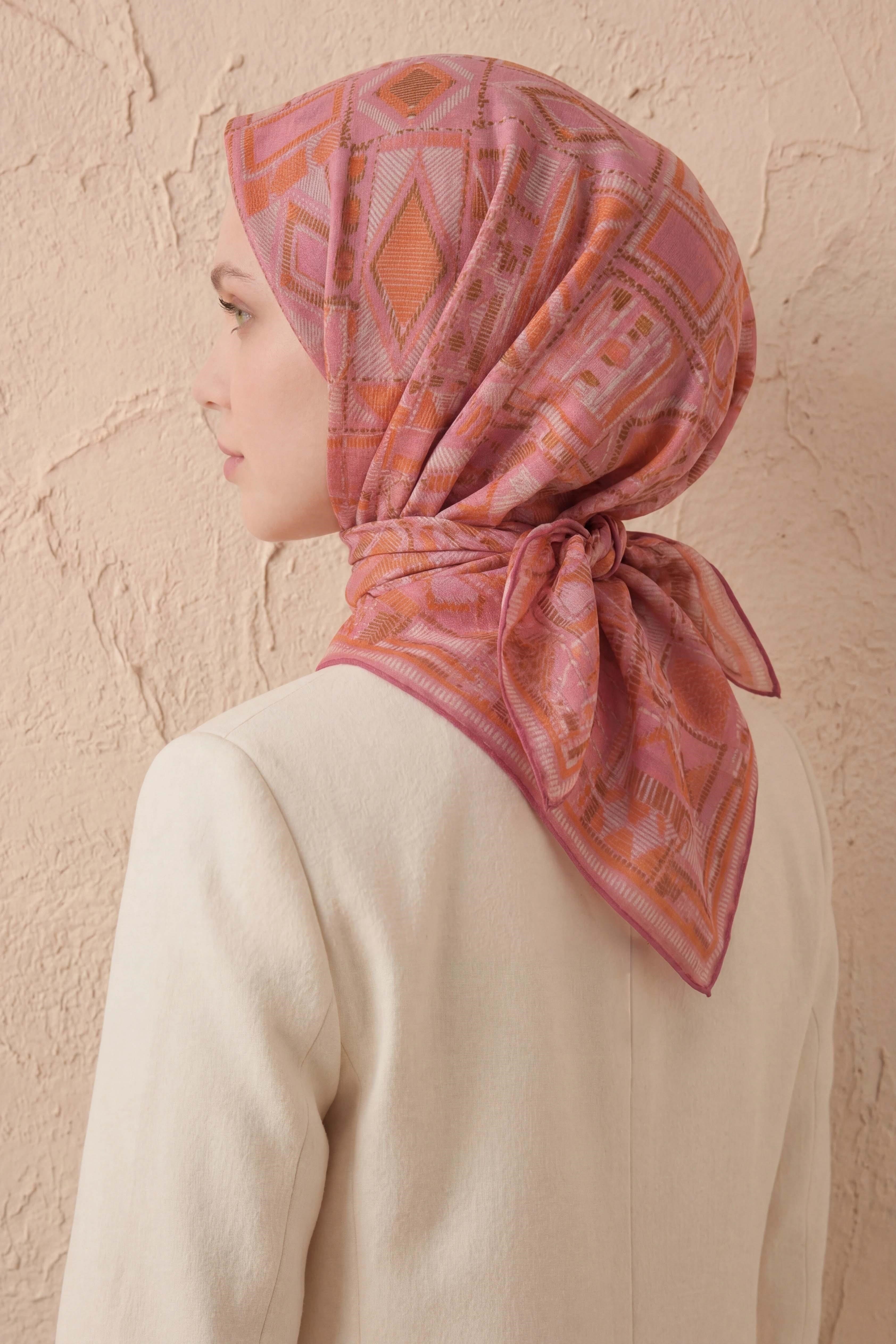 Soft Eşarp Geometrik Desen Pembe 90x90