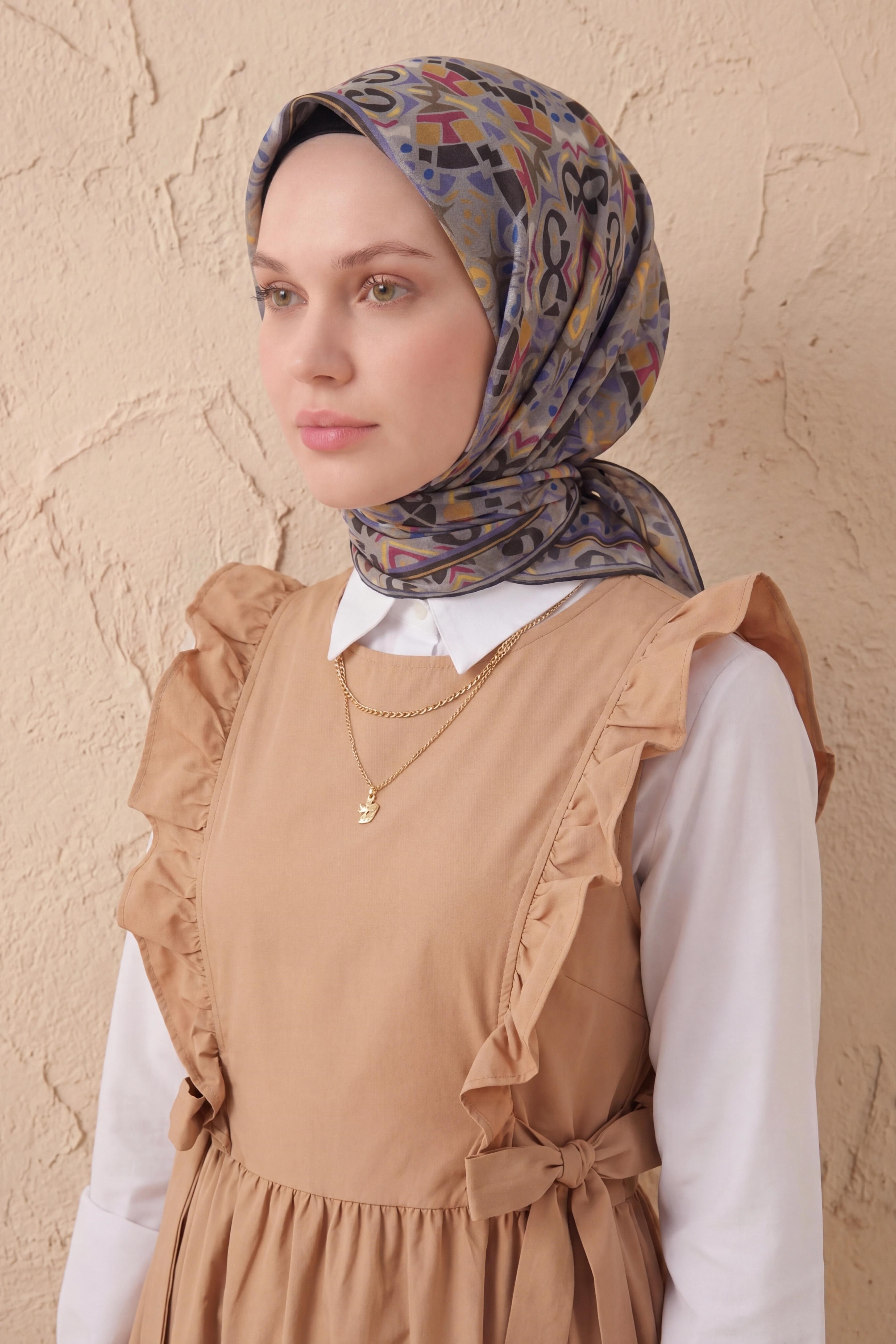 Soft Eşarp Geometrik Gri 90x90