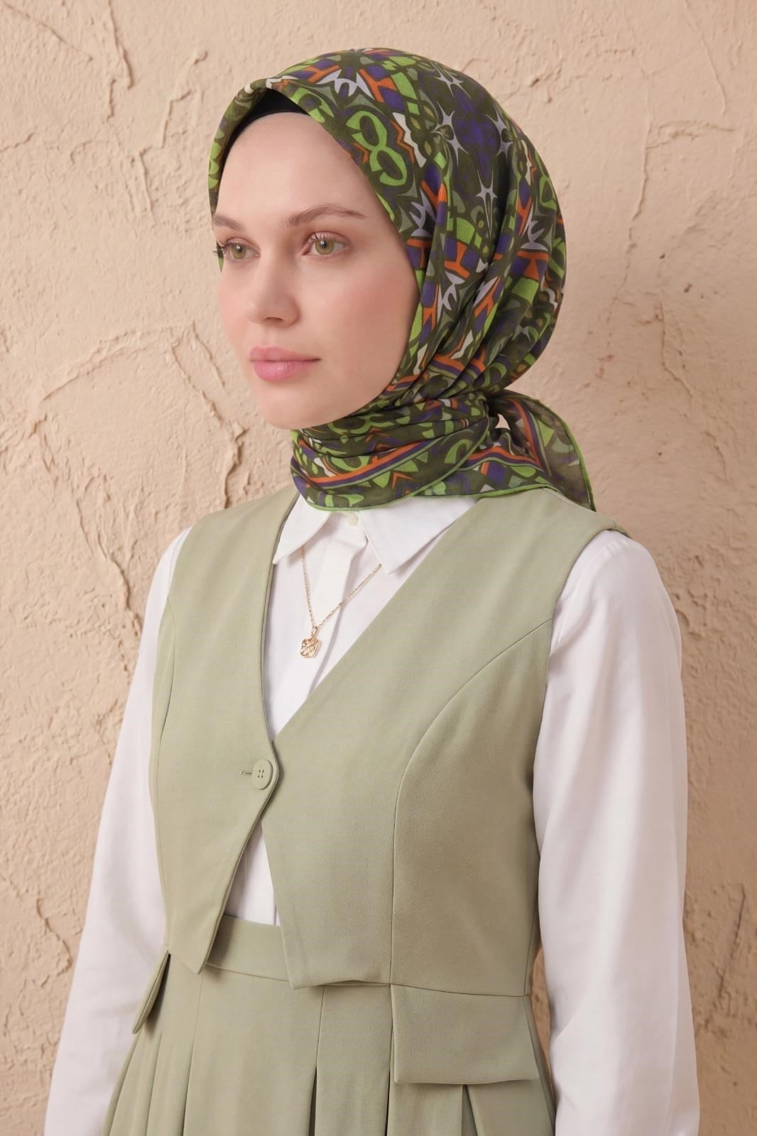 Soft Eşarp Geometrik Kına Yeşili 90x90