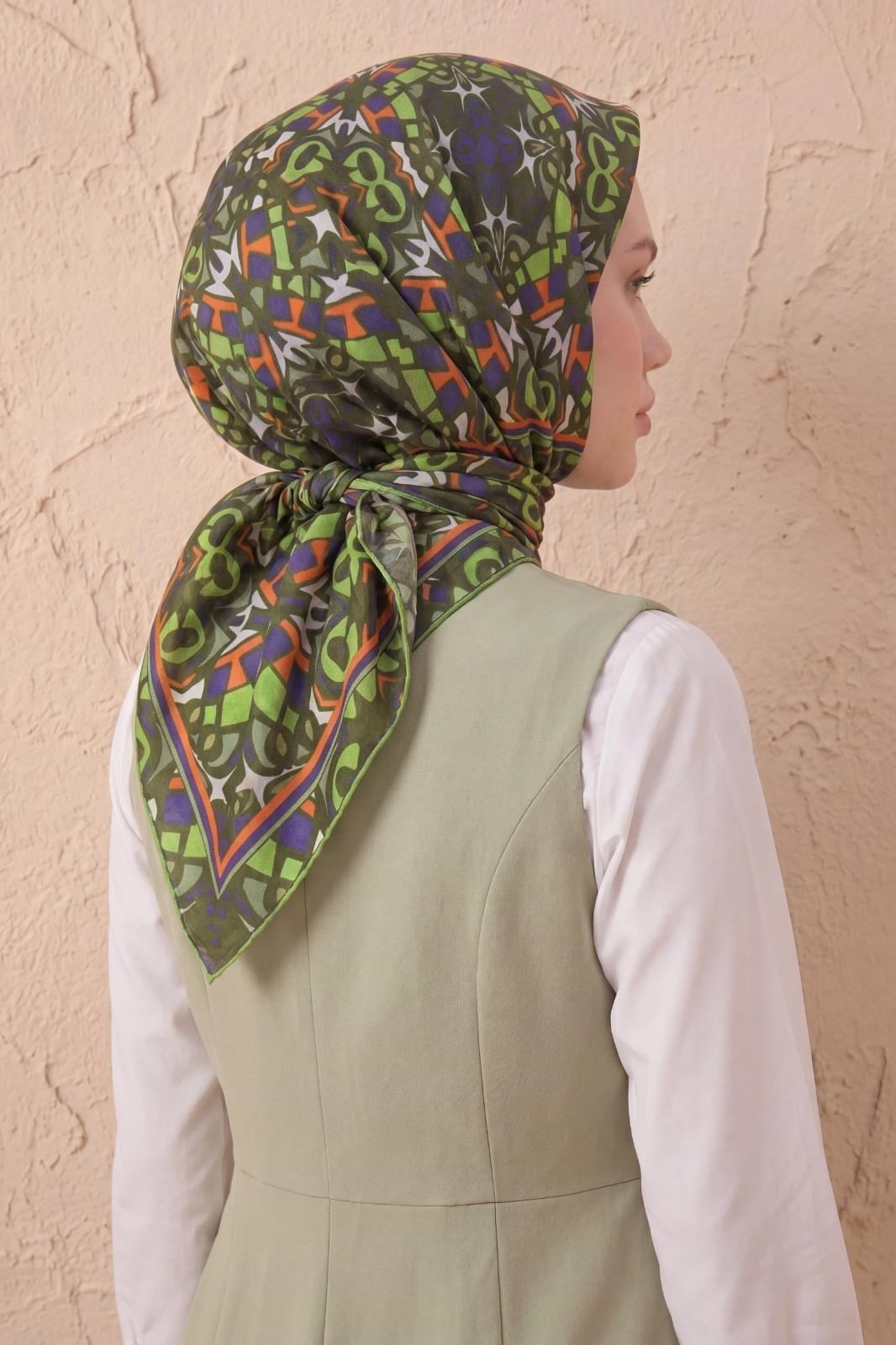 Soft Eşarp Geometrik Kına Yeşili 90x90
