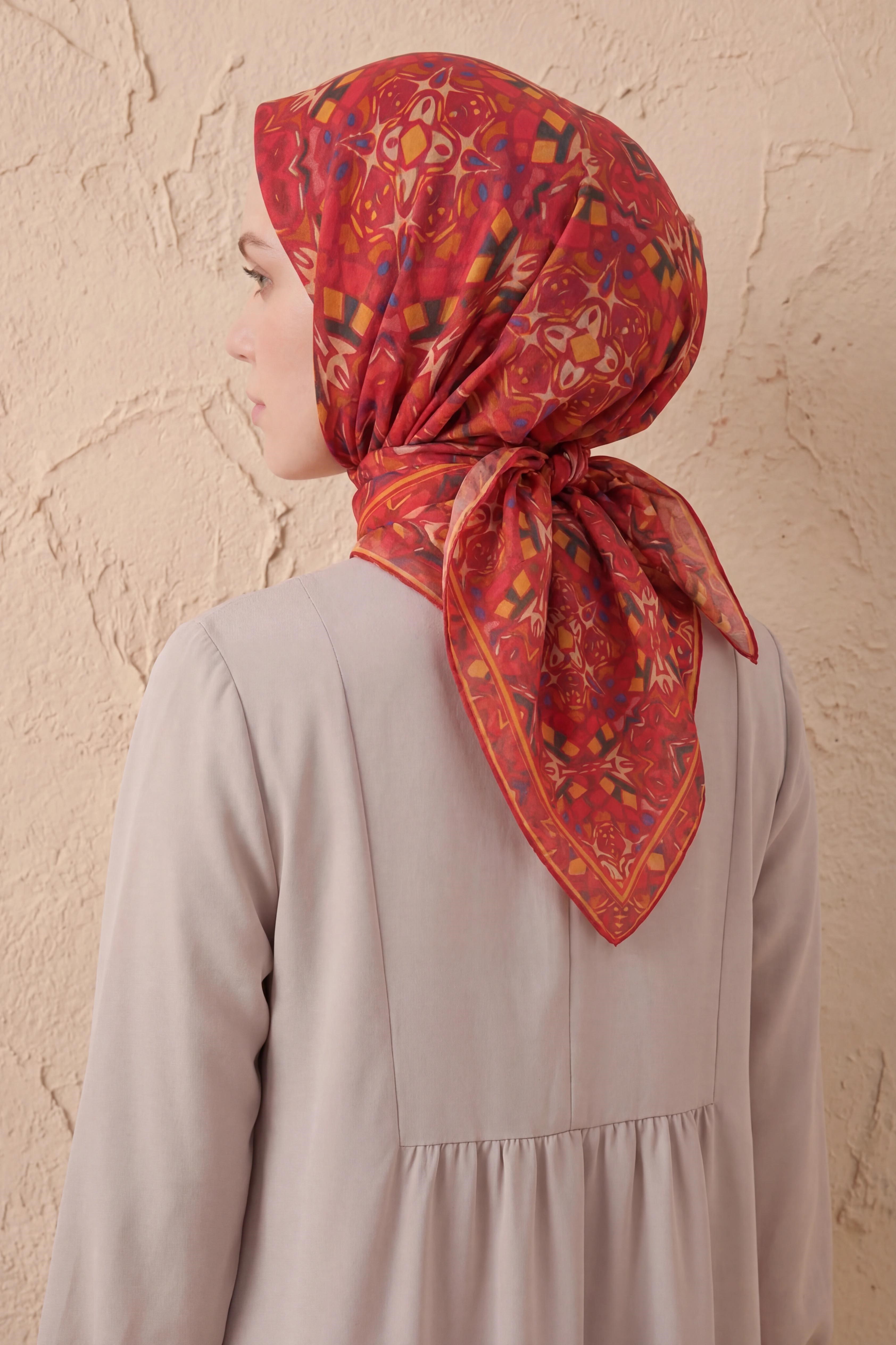 Soft Eşarp Geometrik Narçiçeği 90x90