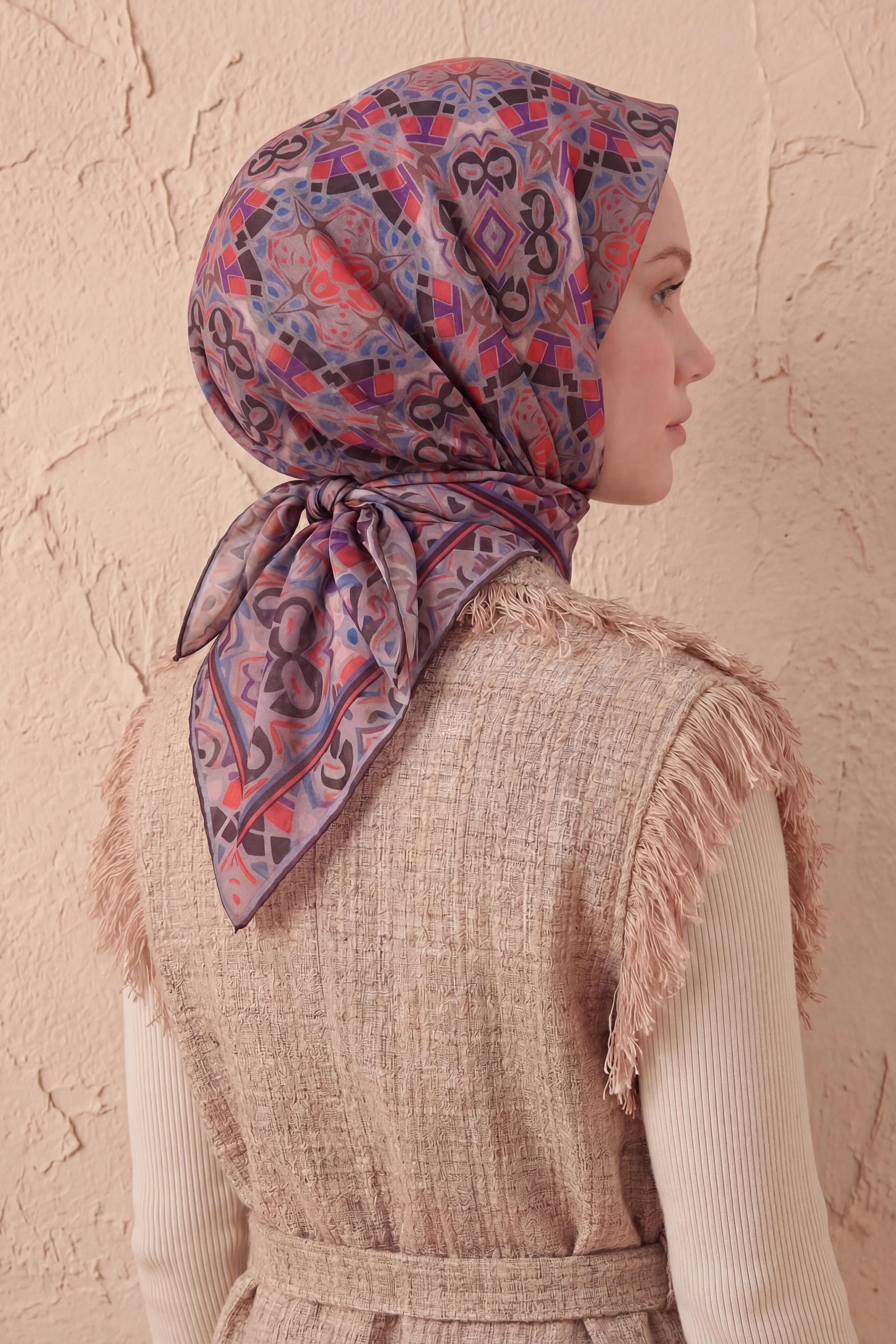 Soft Eşarp Geometrik Pudra Vizon 90x90