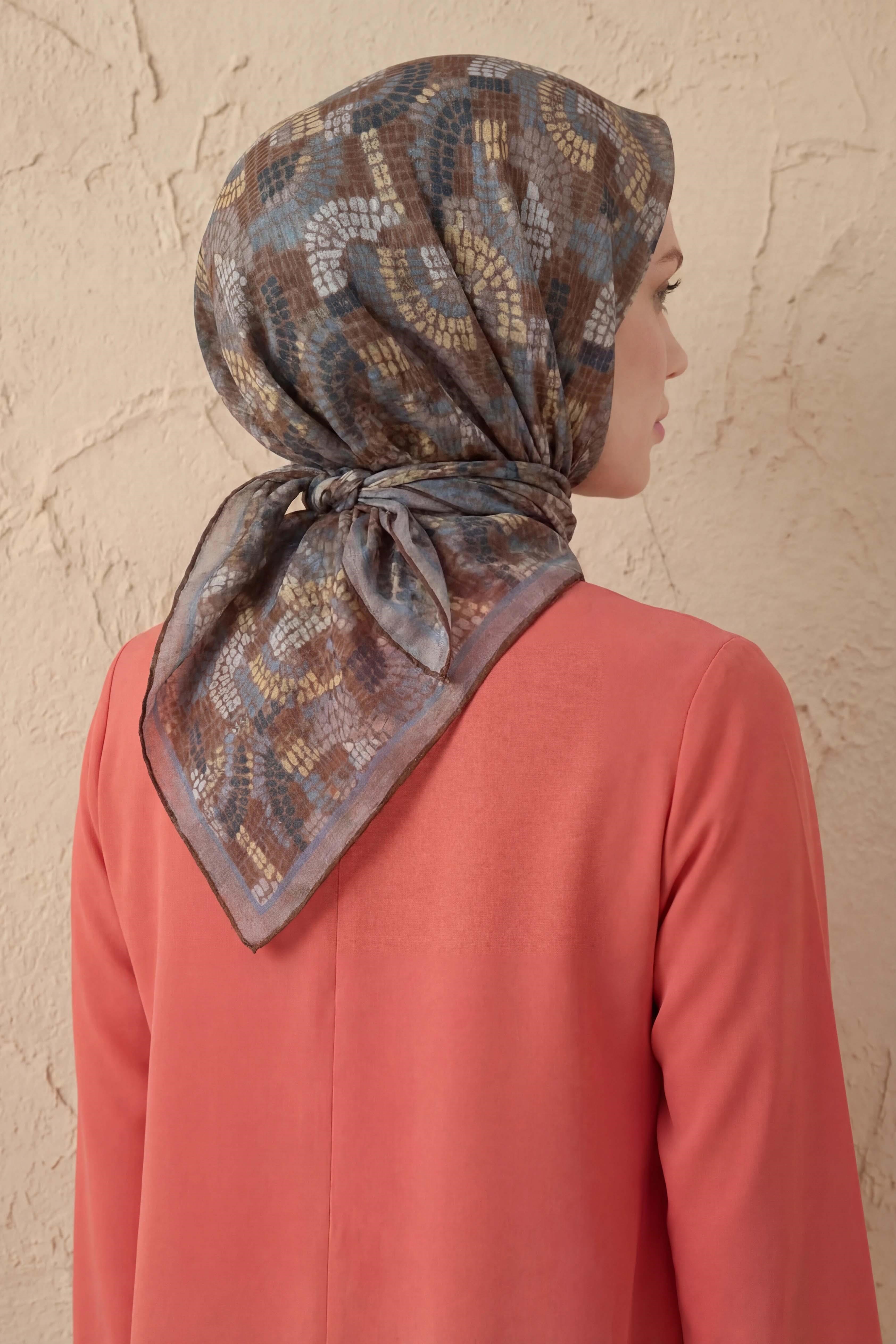Soft Eşarp Melodi Desen Açık Kahverengi 90x90
