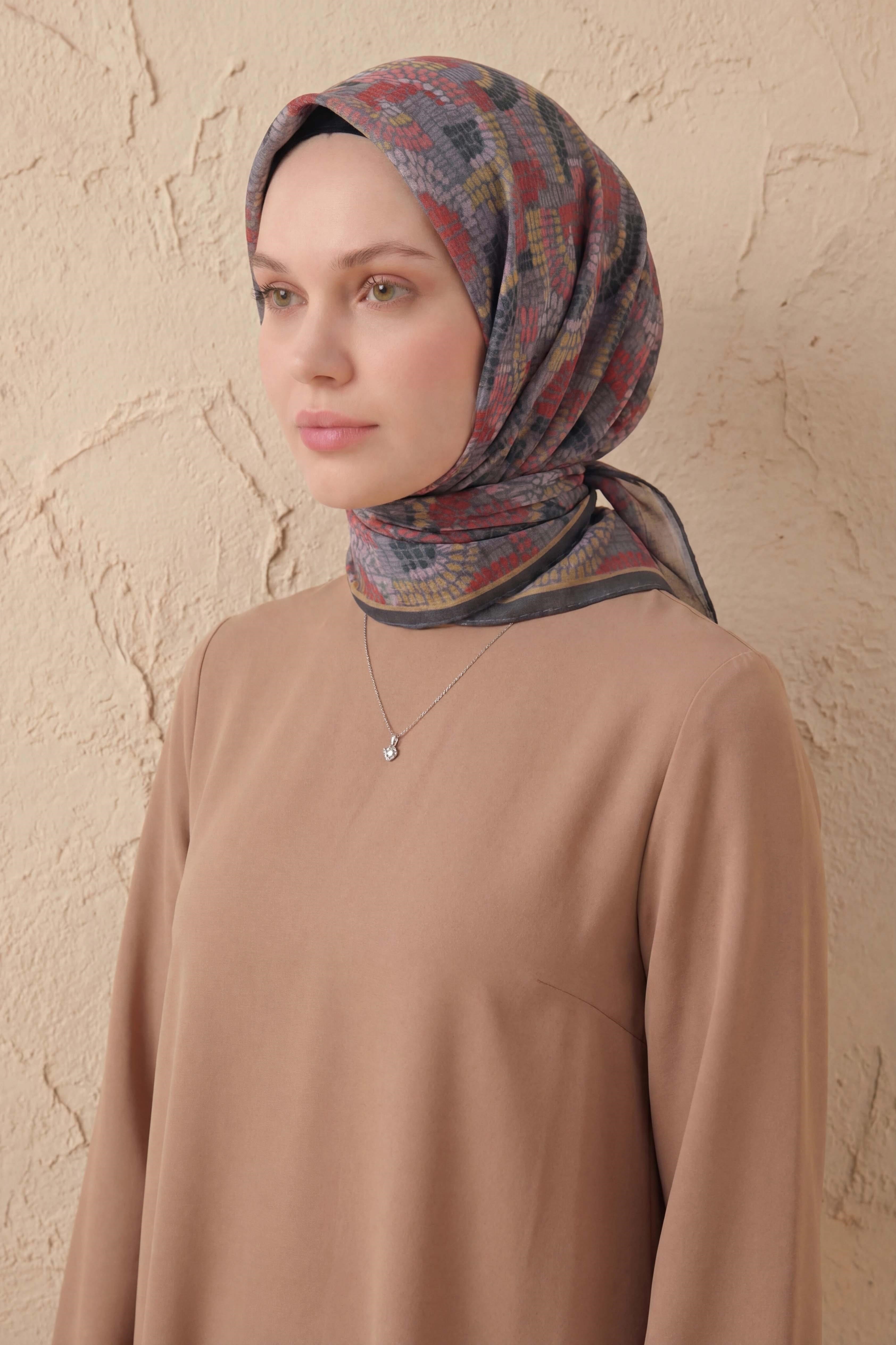 Soft Eşarp Melodi Desen Gri 90x90