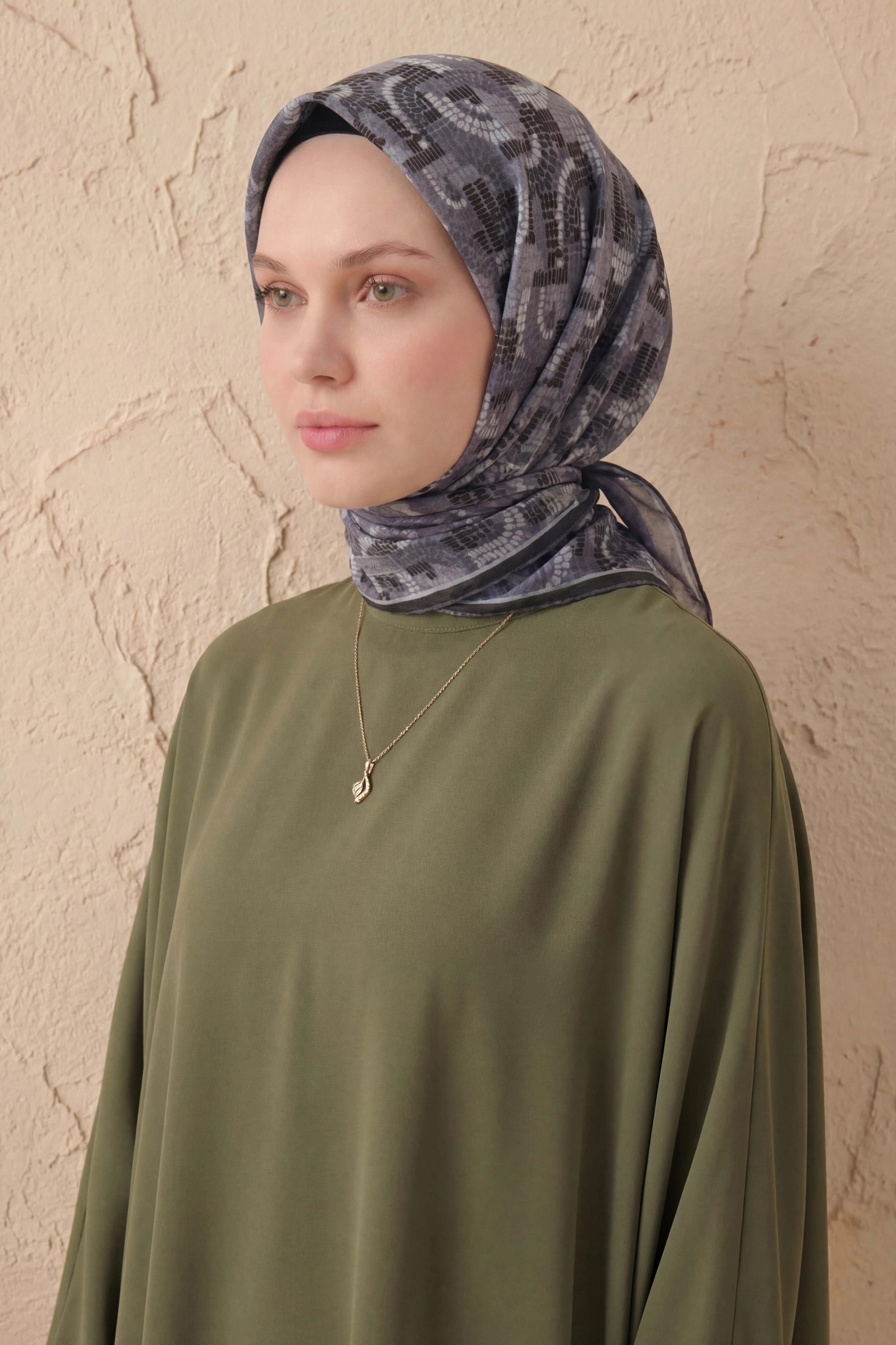 Soft Eşarp Melodi Desen Siyah 90x90