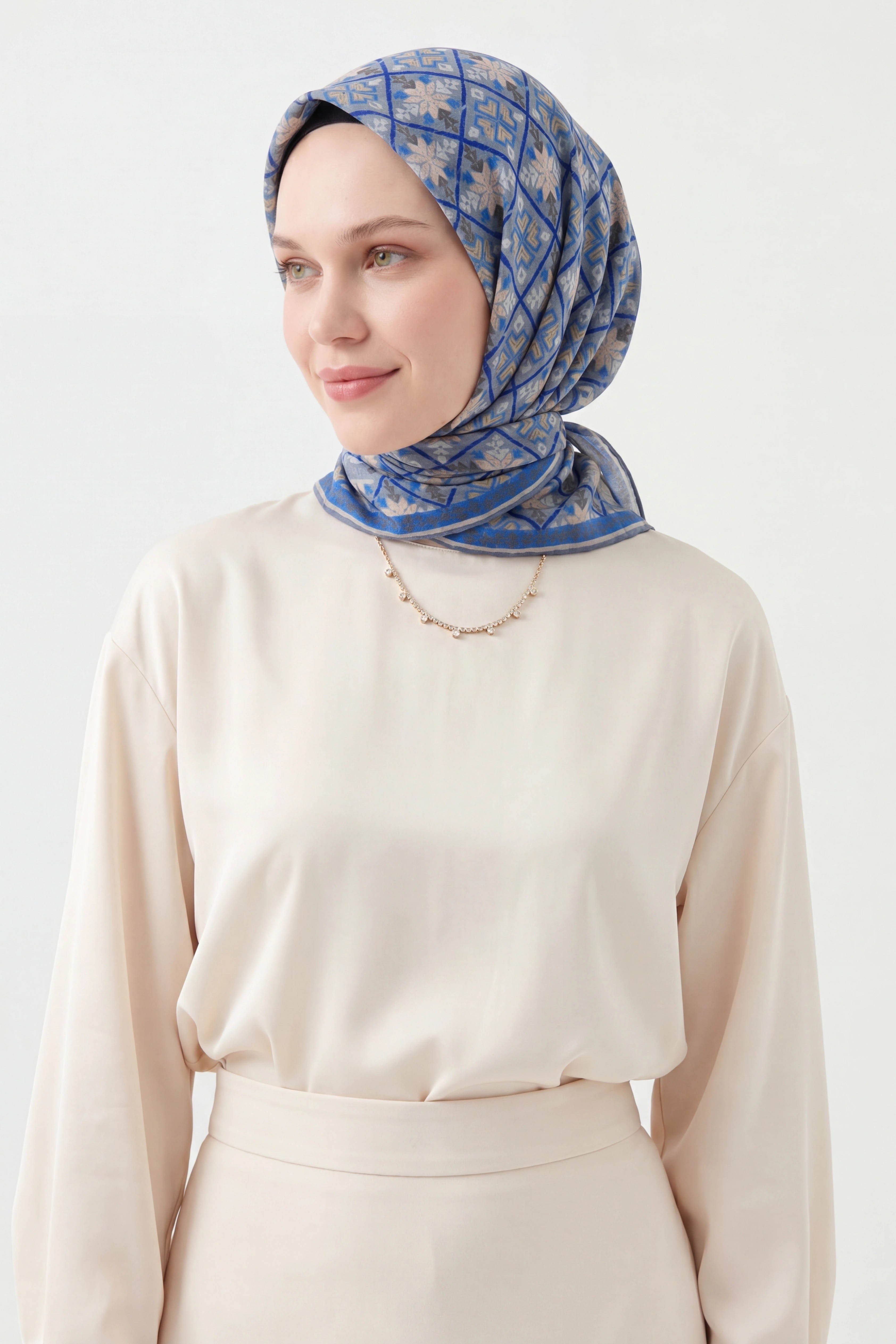 Soft Eşarp Minimal Motif Gök Mavisi