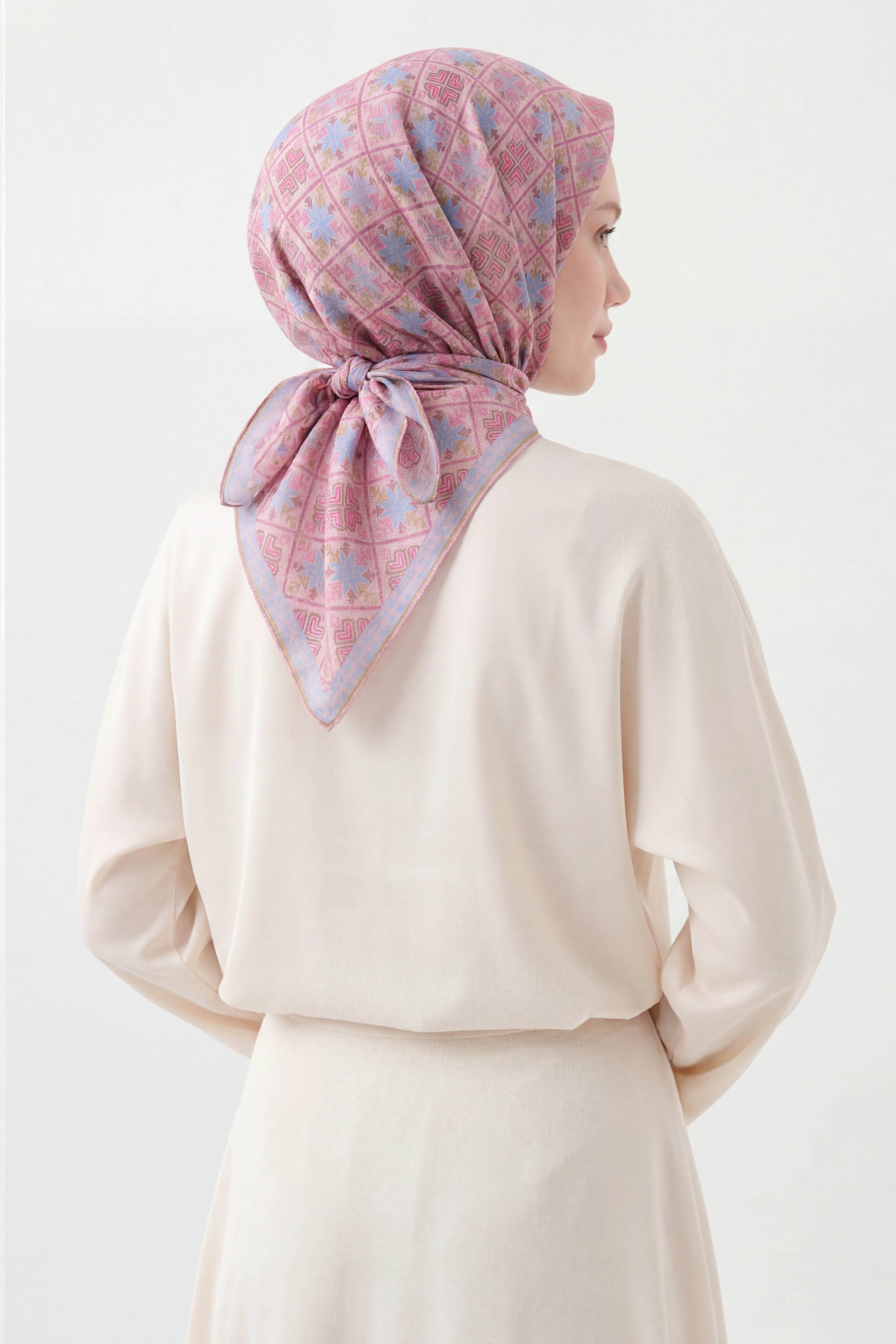Soft Eşarp Minimal Motif Pembe