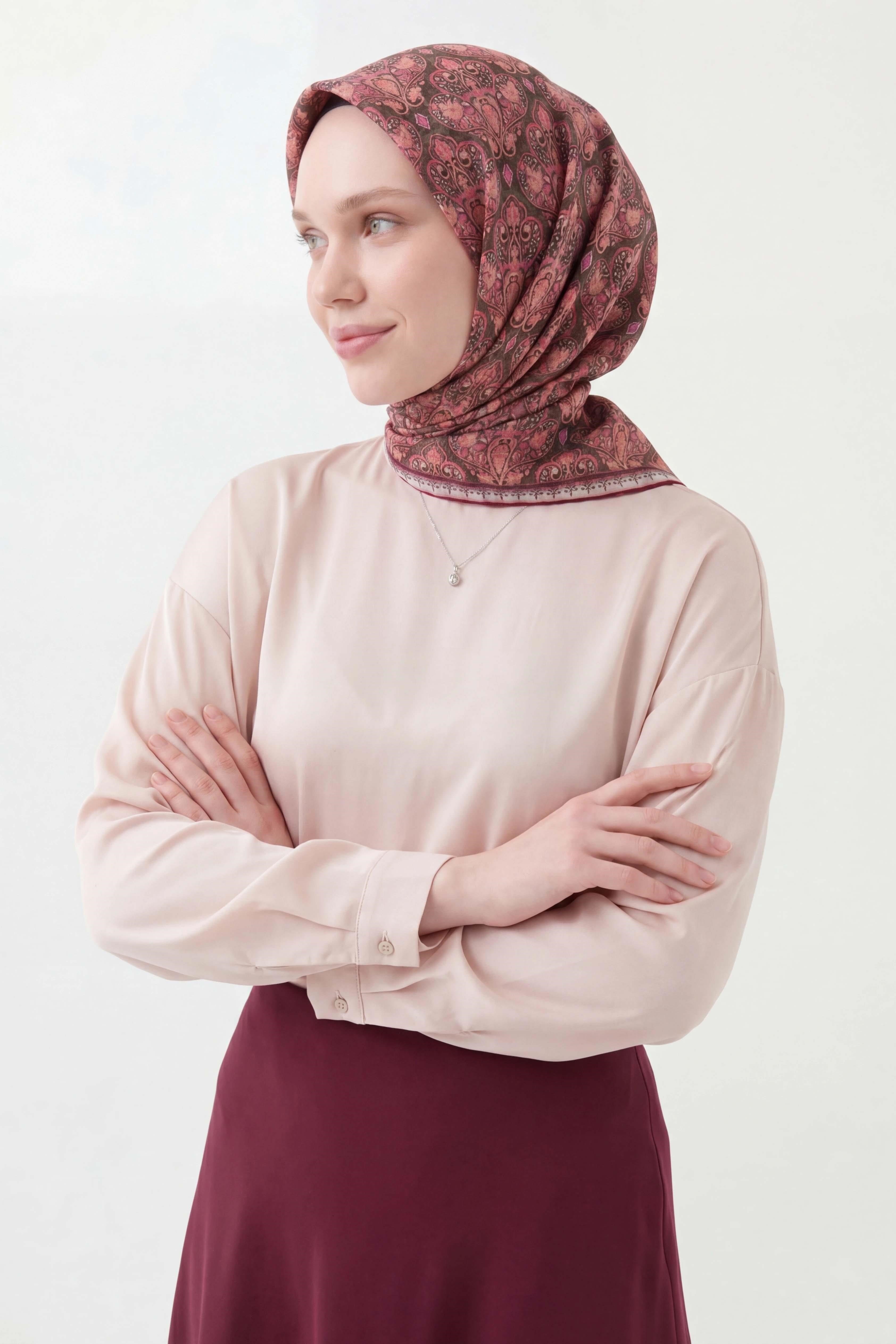 Soft Eşarp Rûmi Siyah 90x90