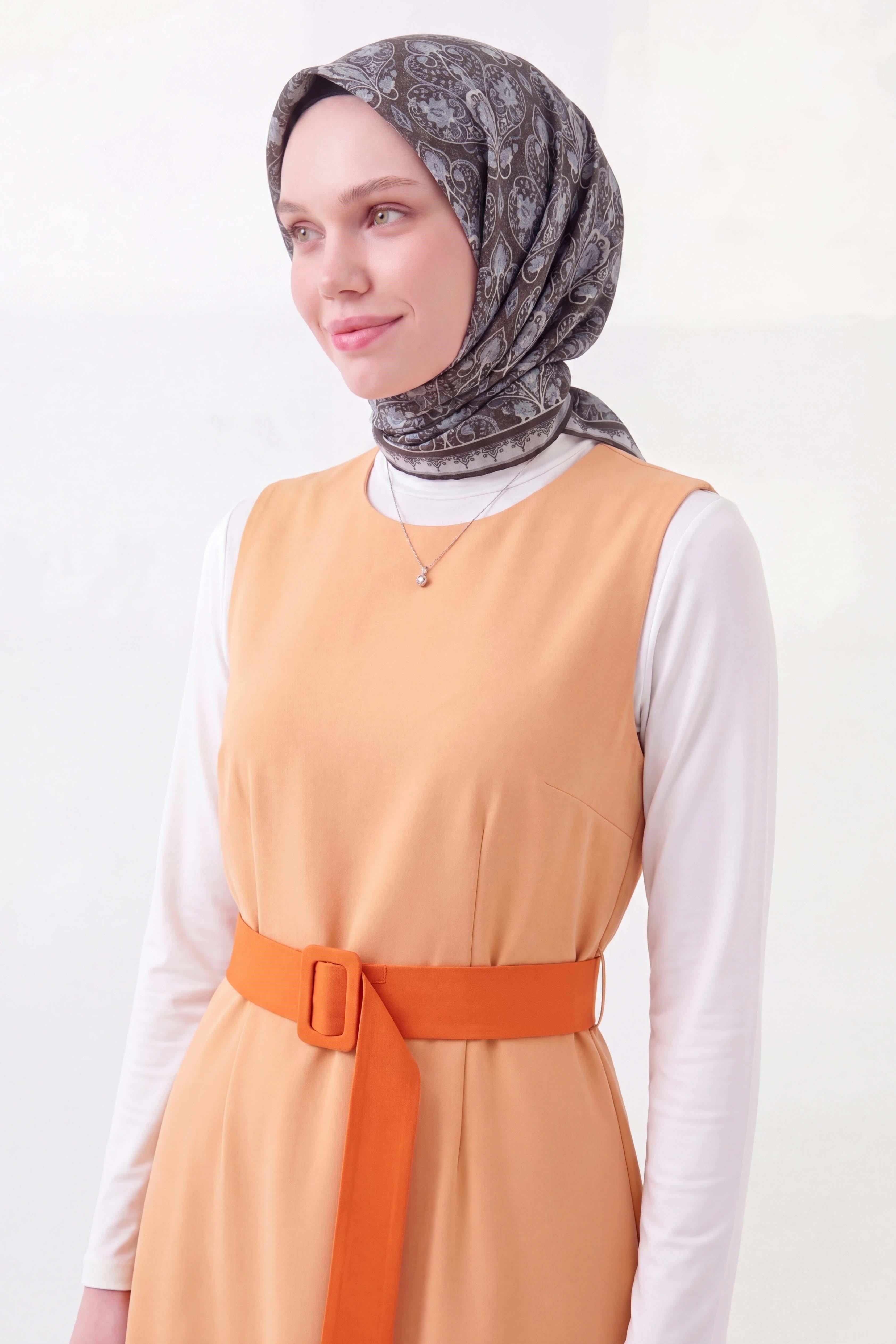 Soft Eşarp Rûmi Siyah-Gri 90x90
