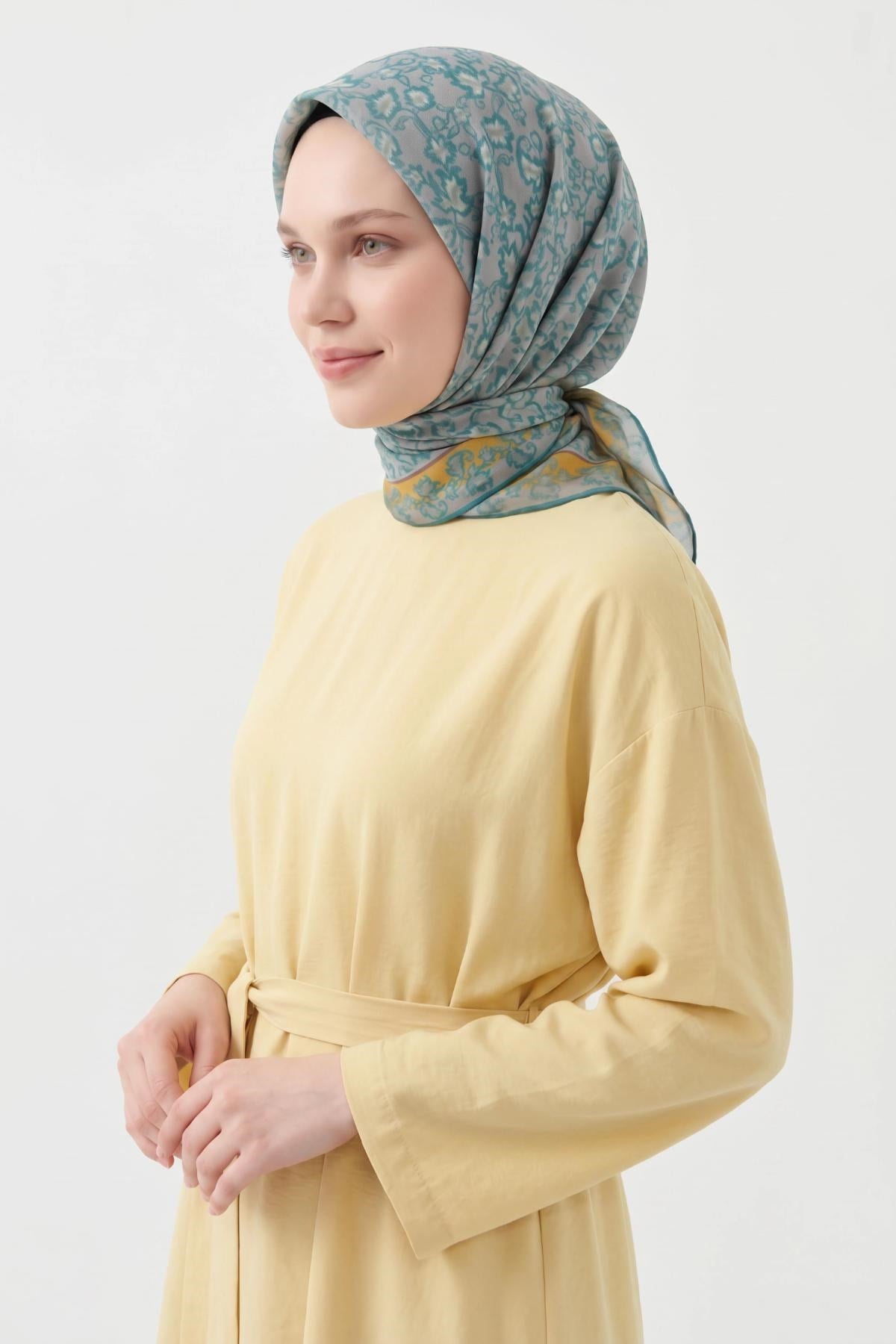 Soft Eşarp Yaprak Desen Buz Mavisi 90x90