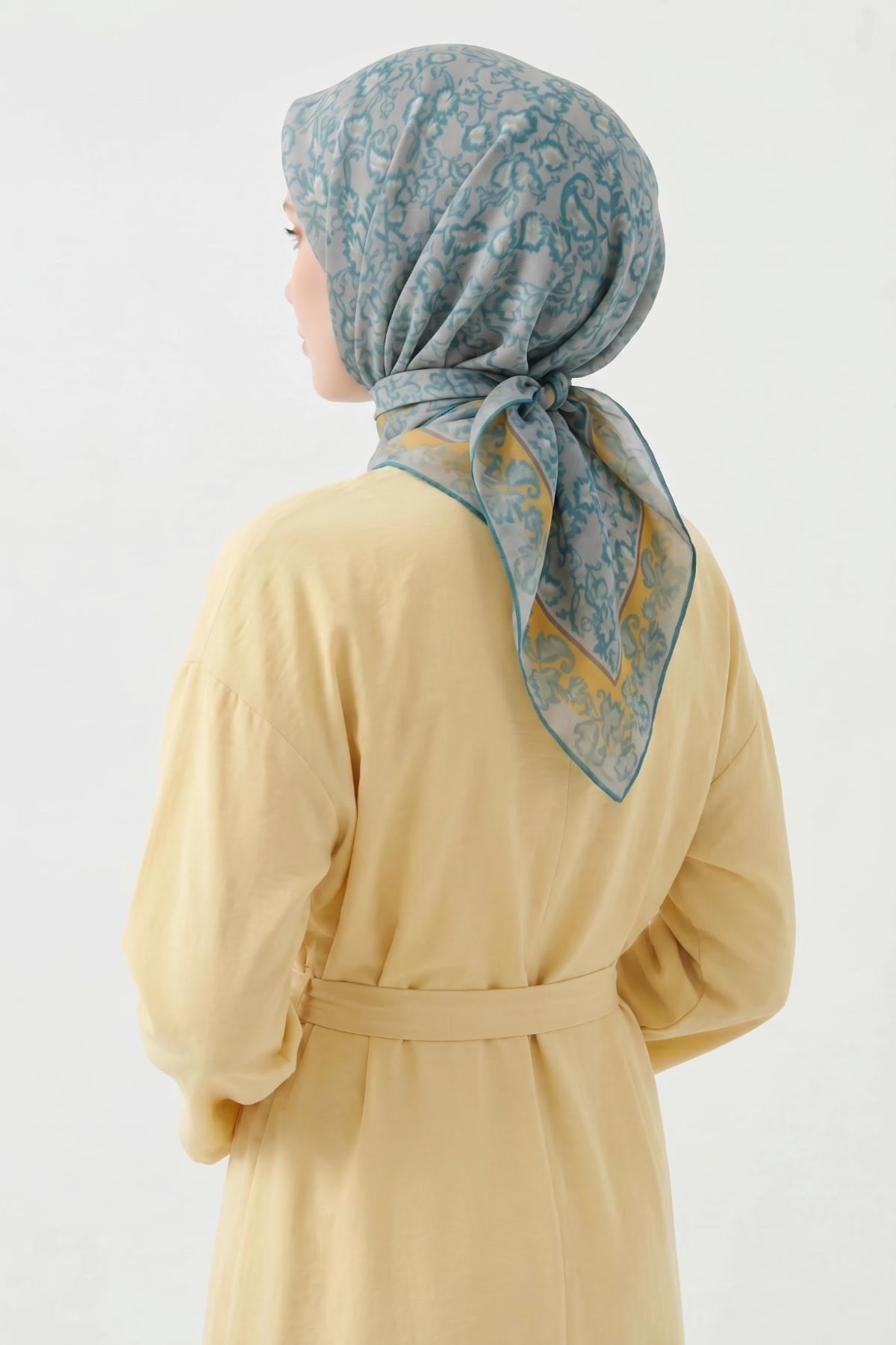 Soft Eşarp Yaprak Desen Buz Mavisi 90x90