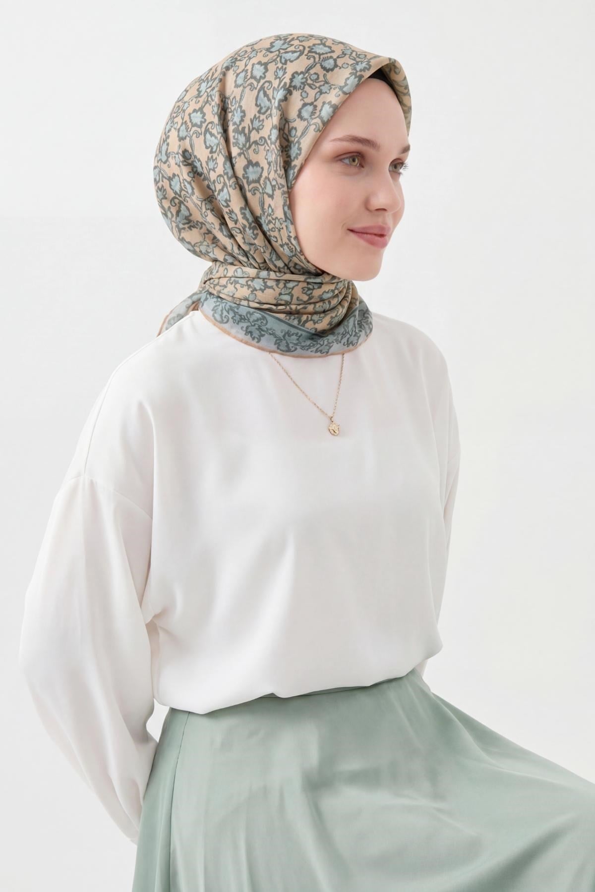 Soft Eşarp Yaprak Desen Krem Rengi 90x90