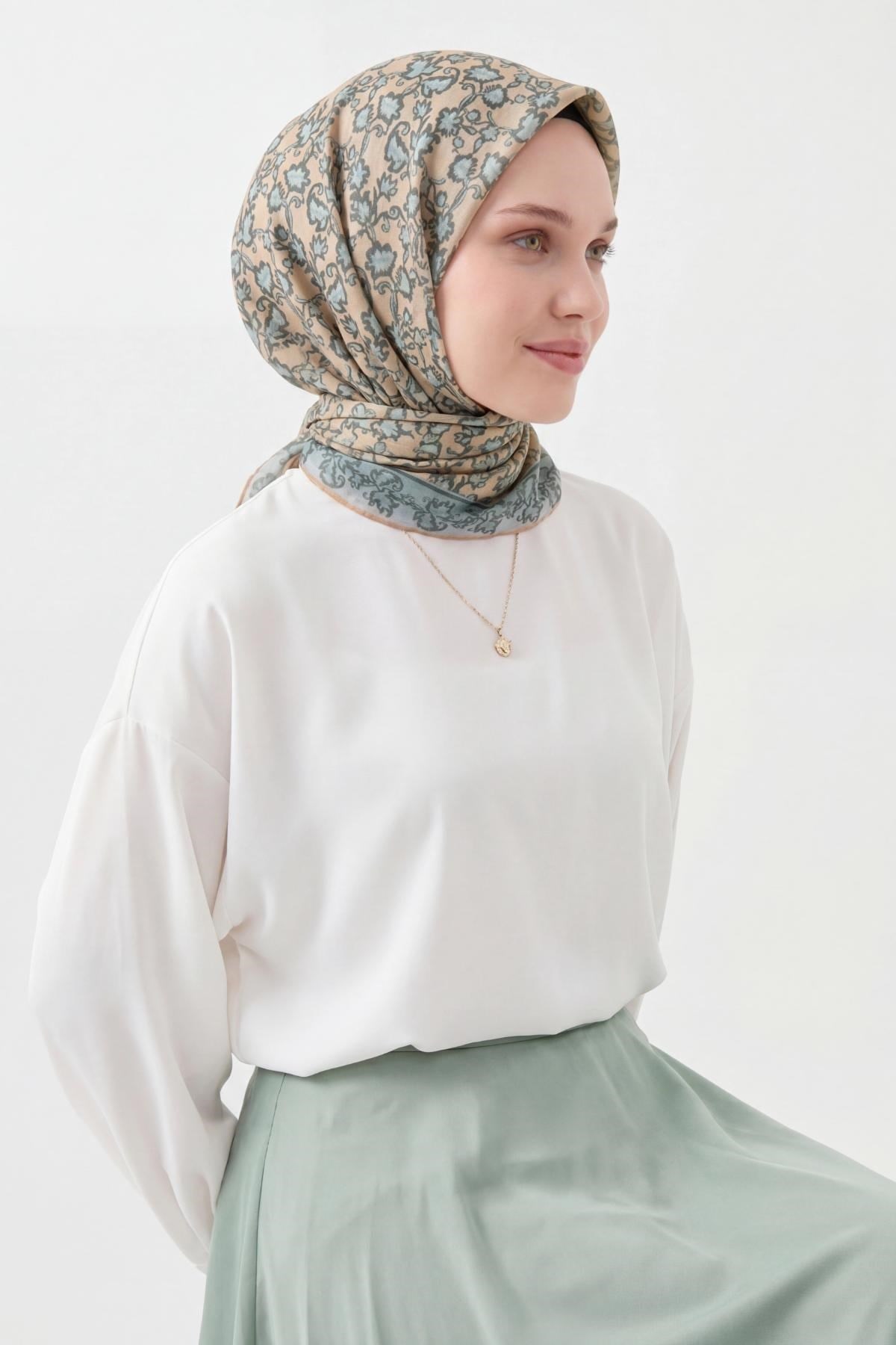 Soft Eşarp Yaprak Desen Krem Rengi 90x90
