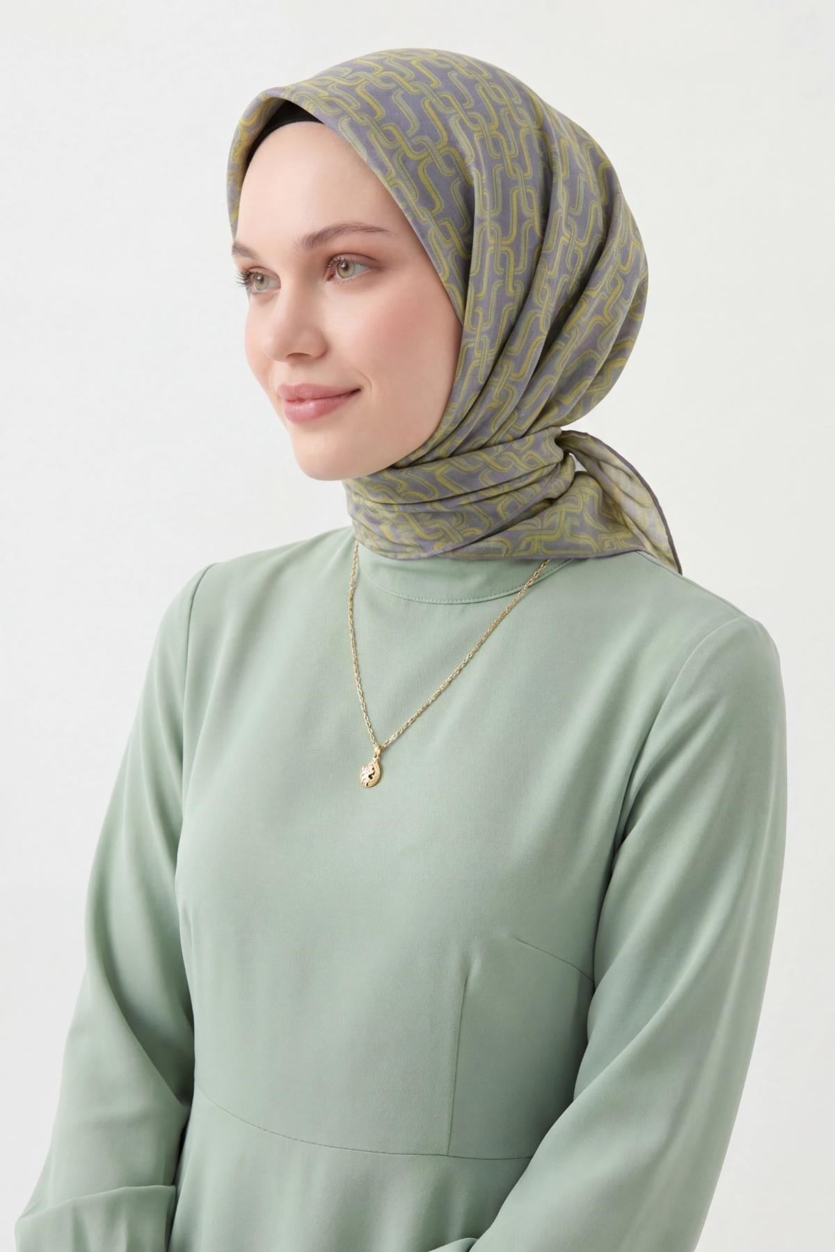 Soft Eşarp Zincir Desen Eflatun 90x90
