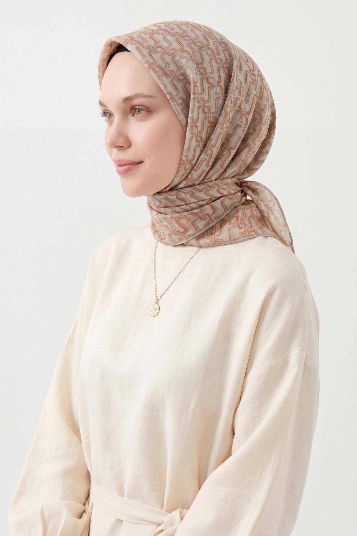 Soft Eşarp Zincir Desen Krem 90x90