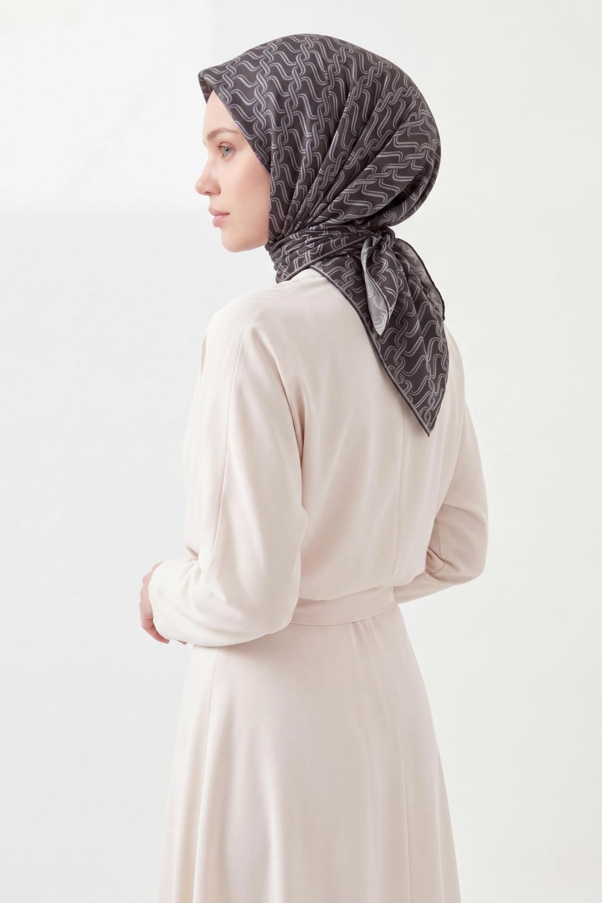 Soft Eşarp Zincir Desen Siyah 90x90