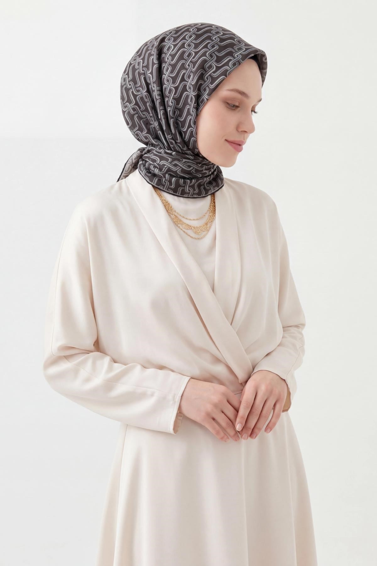 Soft Eşarp Zincir Desen Siyah 90x90