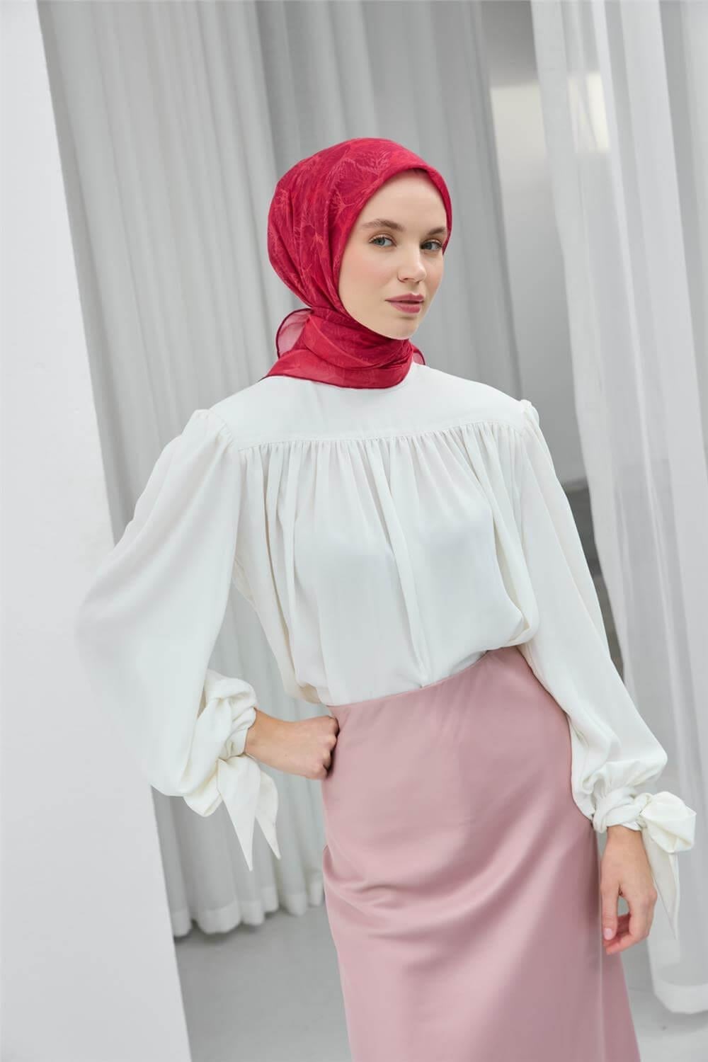 Soft Pamuk Eşarp Fuşya Pembe Yaprak Desenli Hafif Tok Duruşlu 90x90