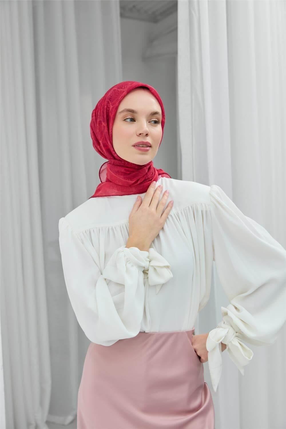 Soft Pamuk Eşarp Fuşya Pembe Yaprak Desenli Hafif Tok Duruşlu 90x90
