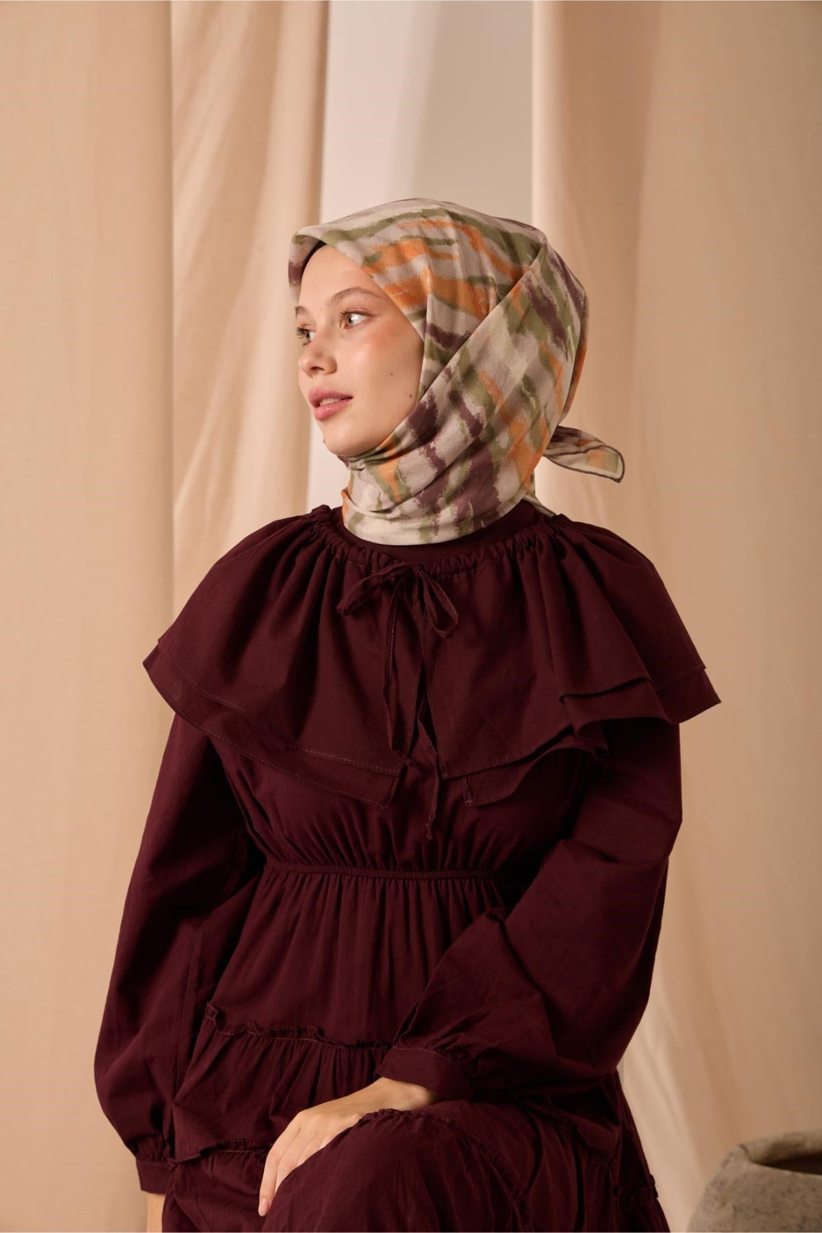 Soft Pamuk Eşarp Krem Kahverengi Yeşil Turuncu Desenli 90x90