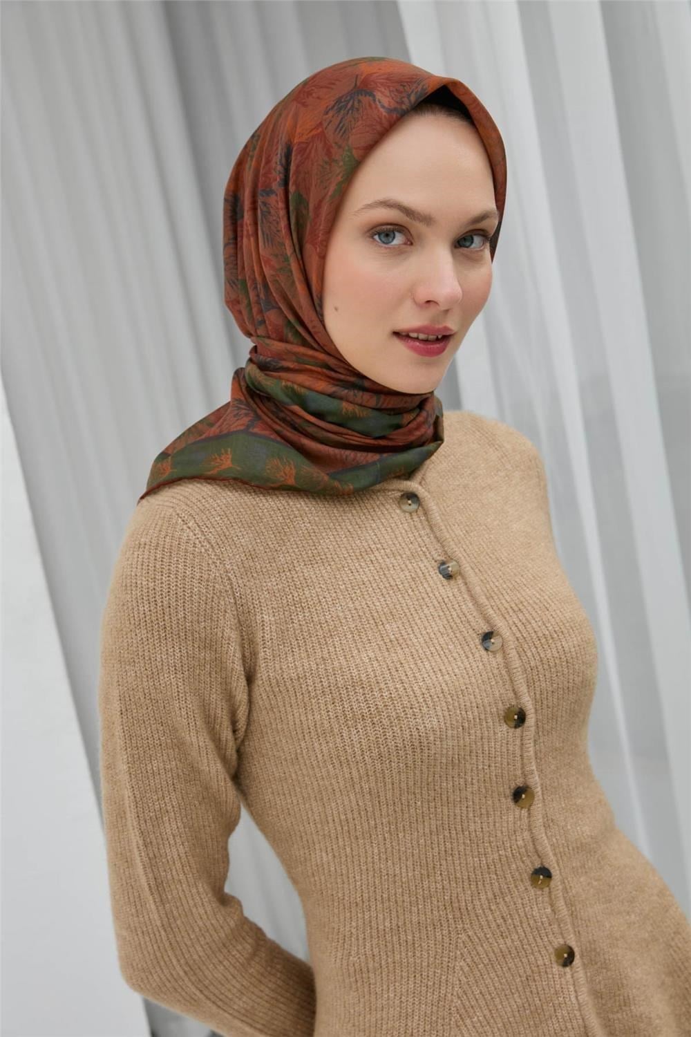 Soft Pamuk Eşarp Taba Yaprak Desenli Hafif Tok Duruşlu 90x90