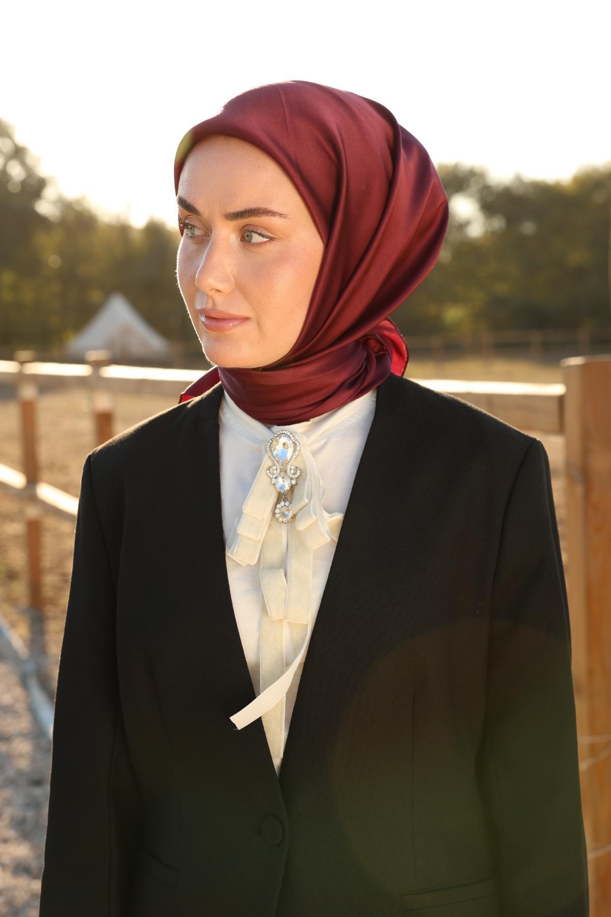 Sura İpek Eşarp Bordo Düz Dokulu Kaymaz Yüzeyli 90x90