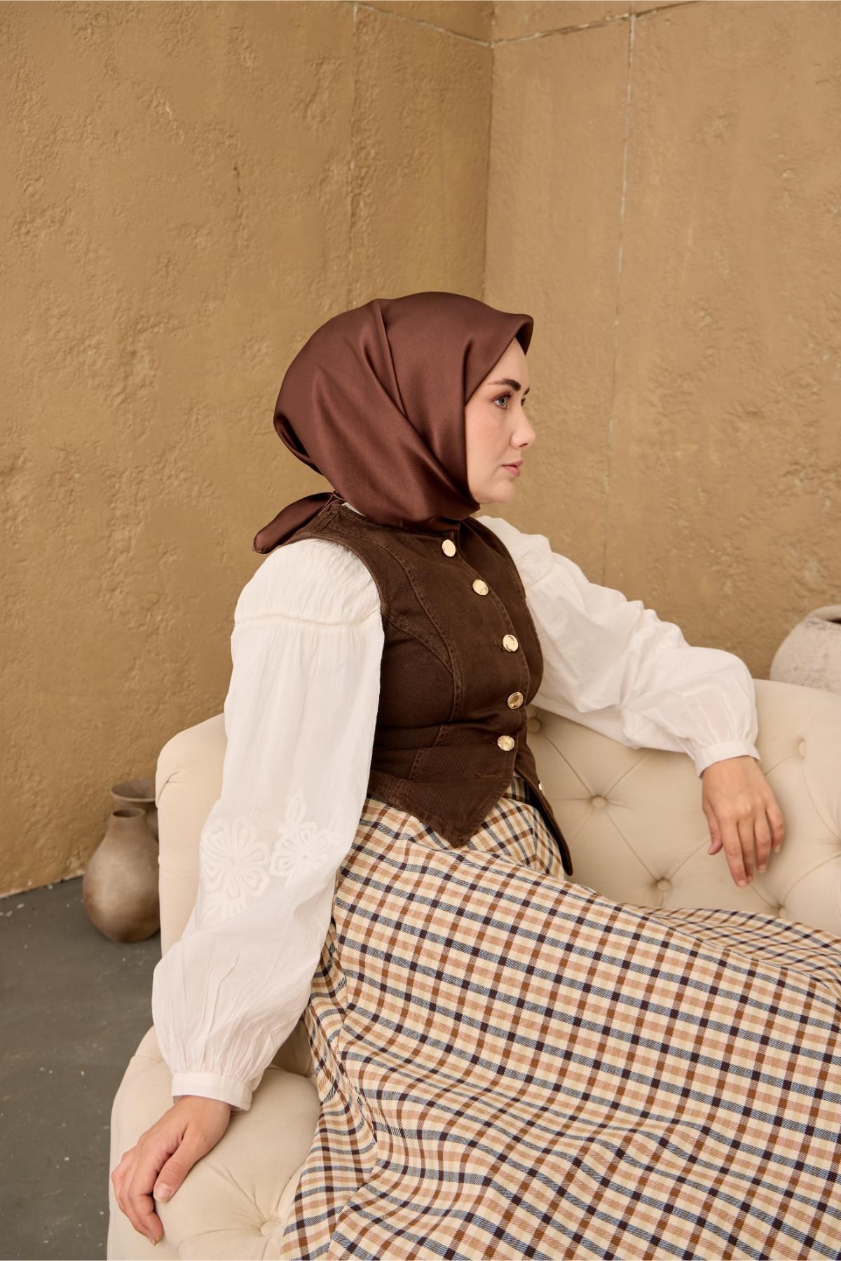Sura İpek Eşarp Çikolata Kahve Düz Renk Tok Duruşlu 90x90