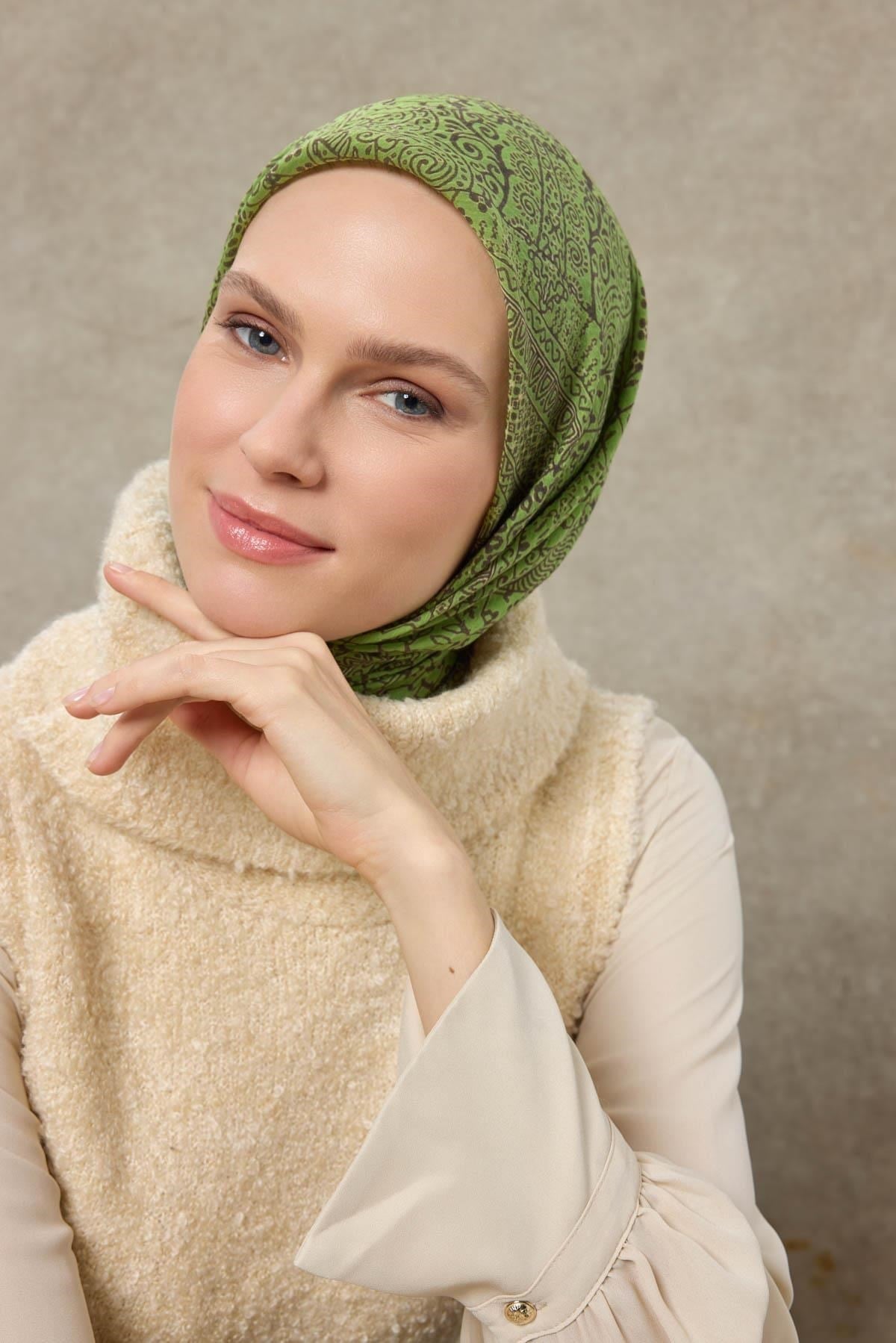 Tencel Monare Eşarp Madalyon Desen Çimen Yeşili 90X90