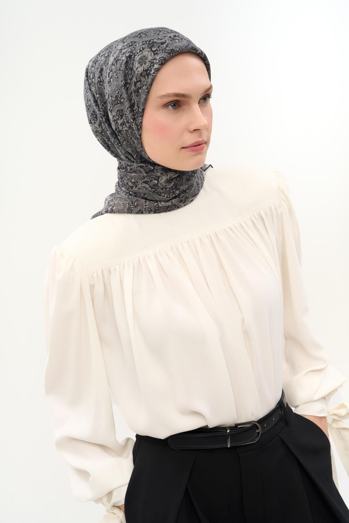 Tencel Monare Eşarp Papatya Desen Soluk Siyah 90X90