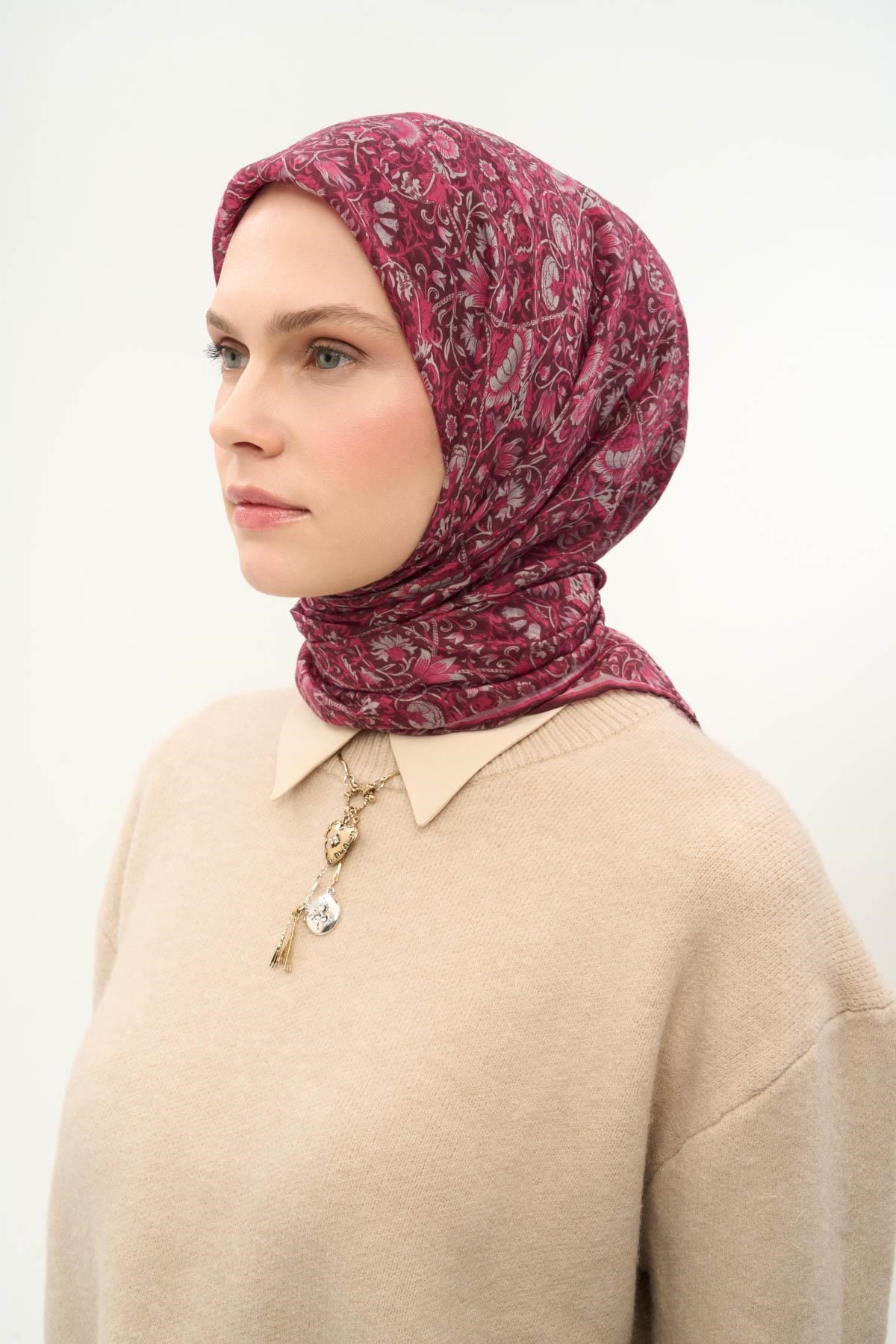 Tencel Monare Eşarp Saray Baharı Desen Vişne Çürüğü 90X90