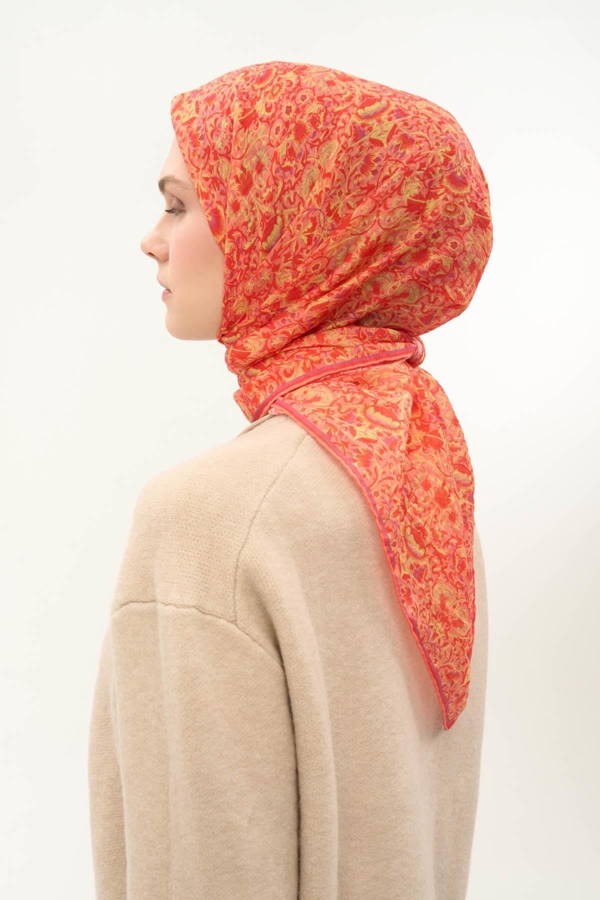 Tencel Monare Eşarp Saray Baharı Desen Yavruağzı 90X90