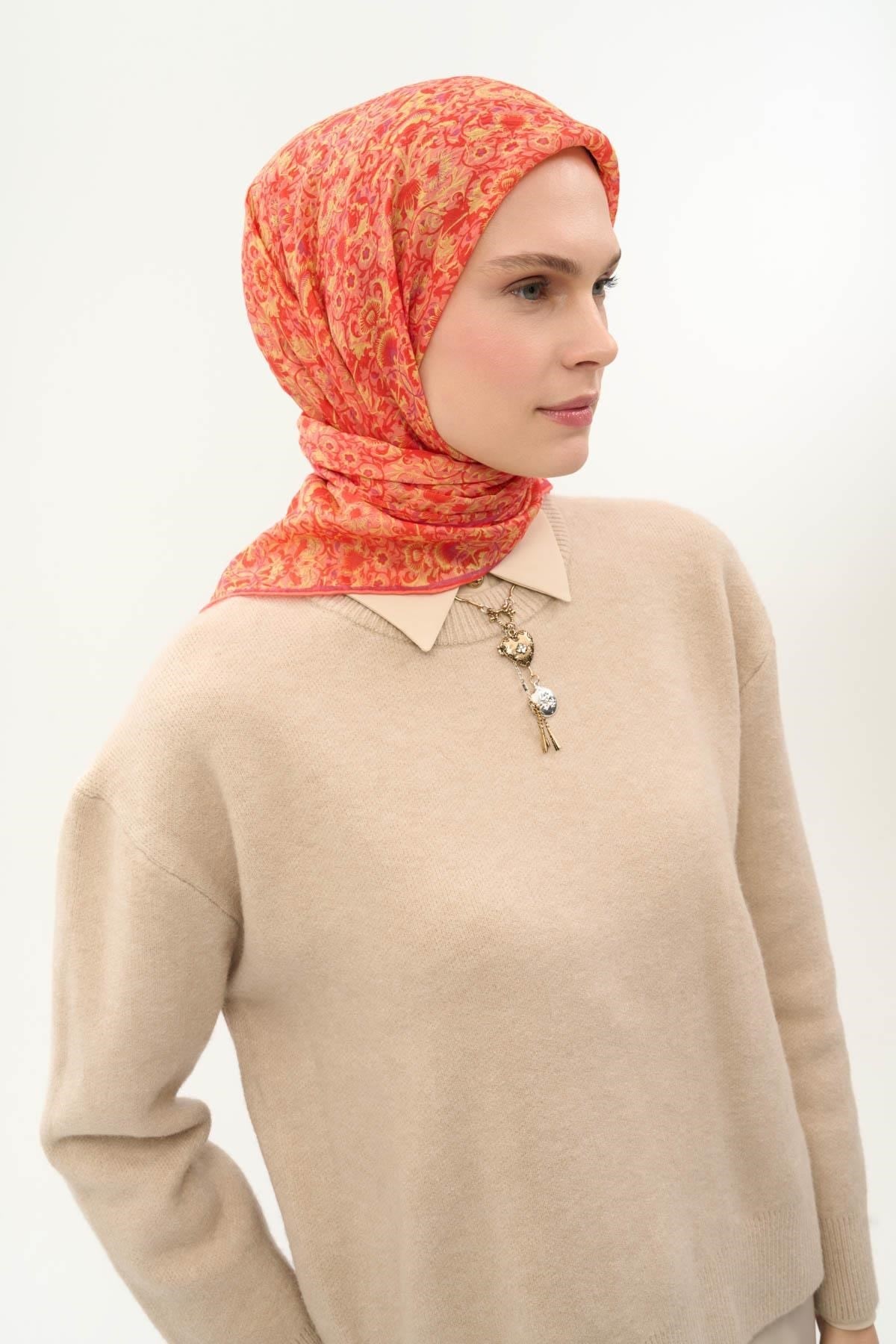 Tencel Monare Eşarp Saray Baharı Desen Yavruağzı 90X90