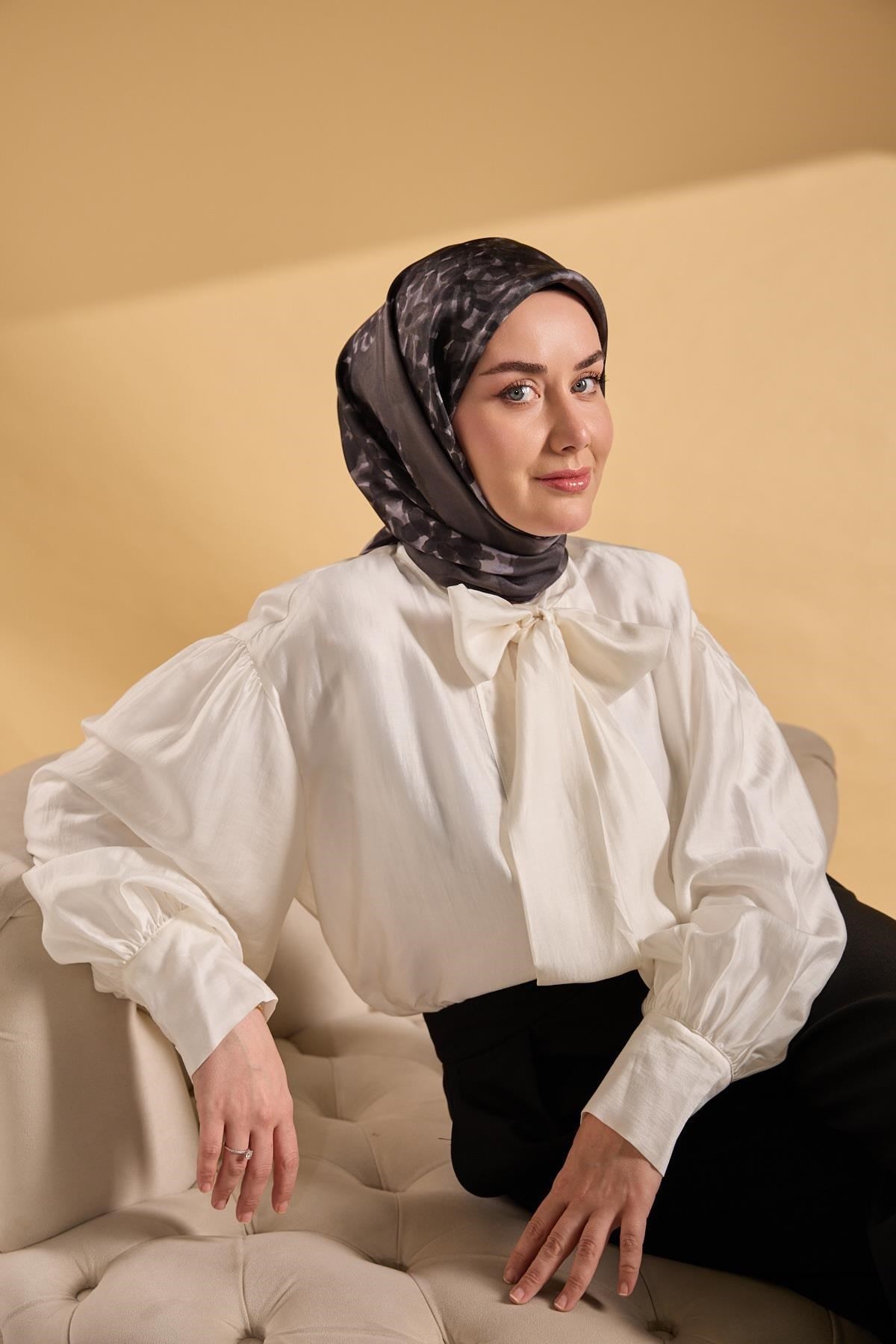 Twill İpek Bloom Eşarp Siyah 90x90