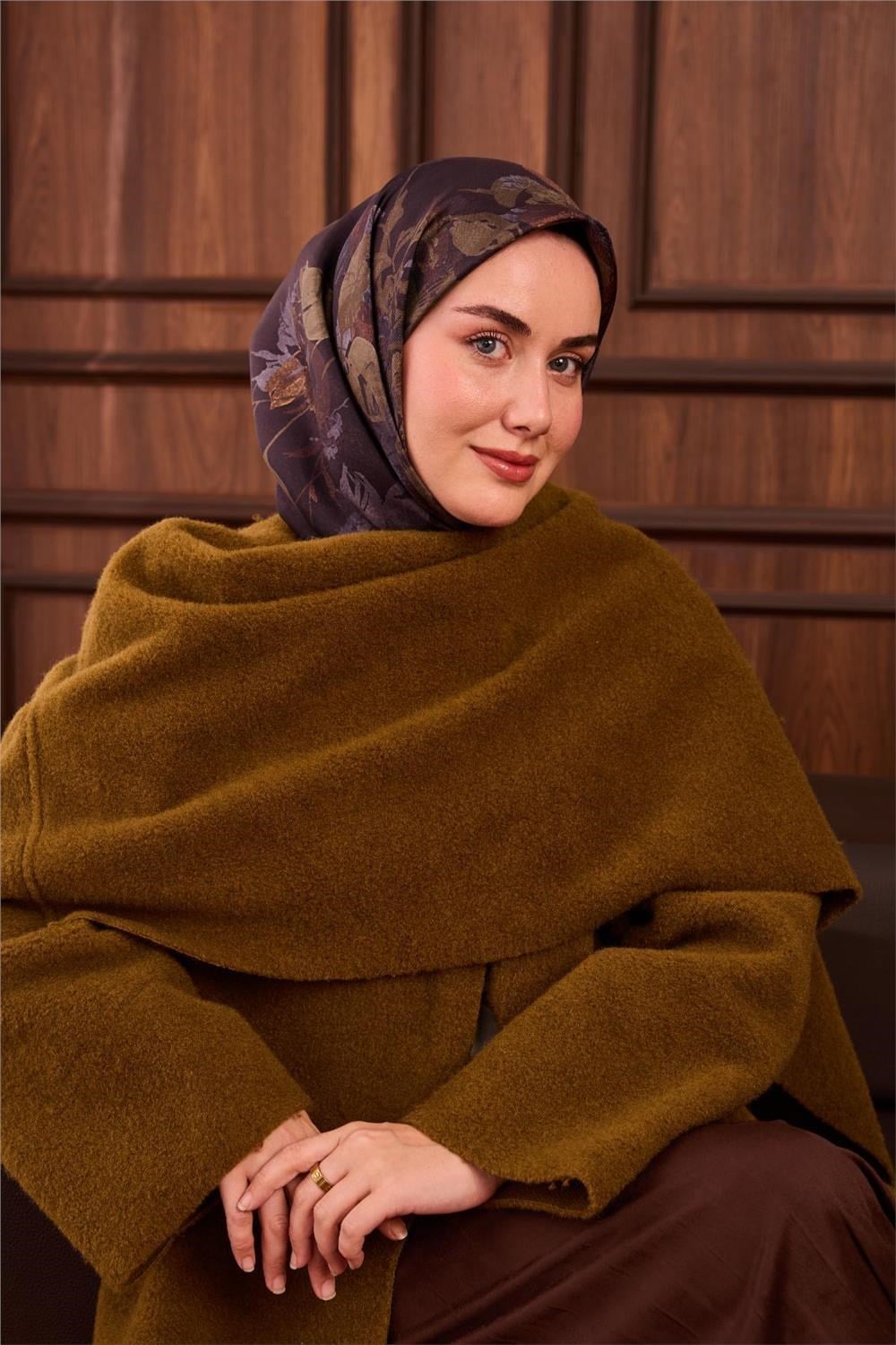 Twill İpek Eşarp Açı Kahve-Kına Yeşili Çiçek Desenli Tok Duruşlu 90x90