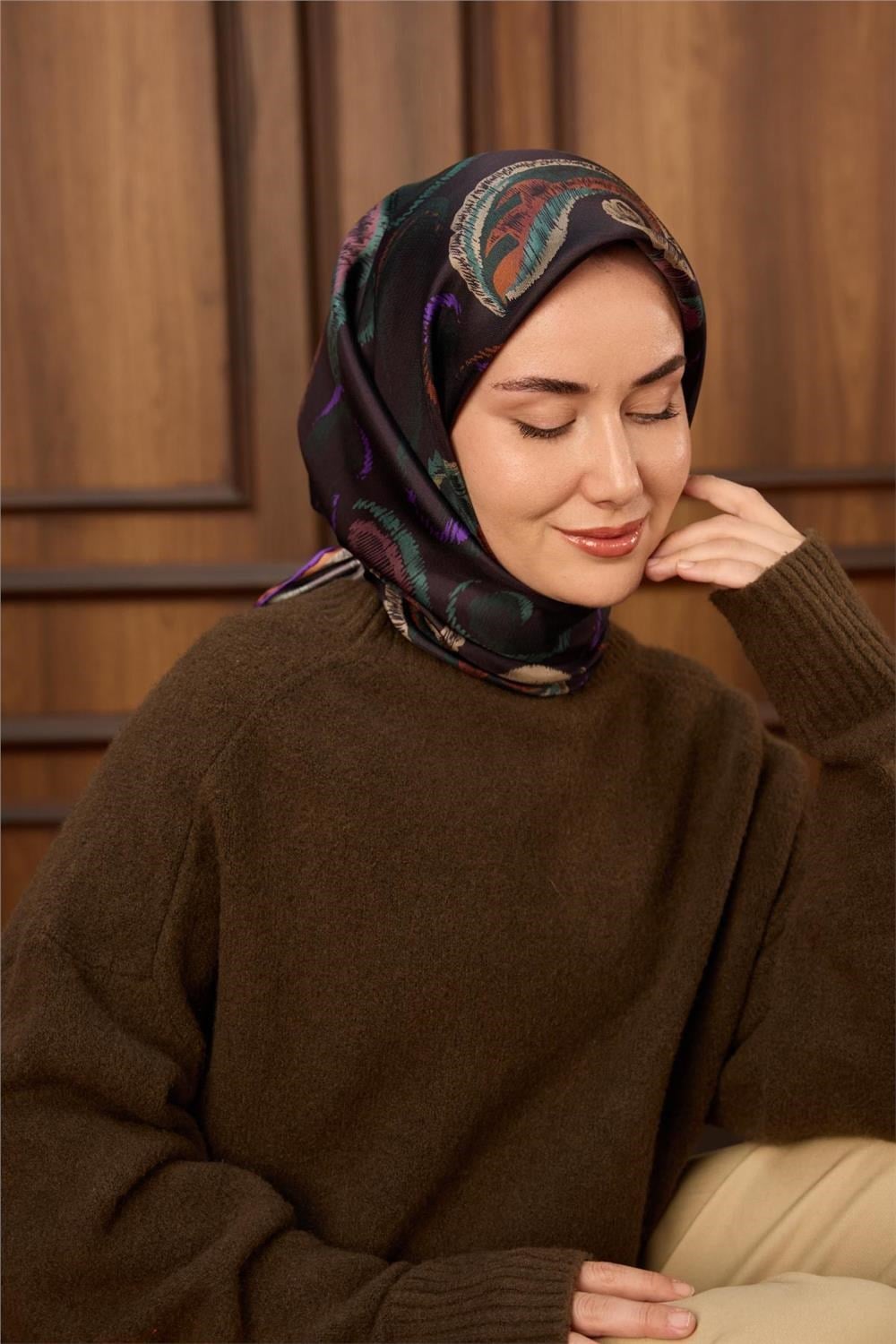 Twill İpek Eşarp Acı Kahve-Patina Desenli Tok Duruşlu 90x90