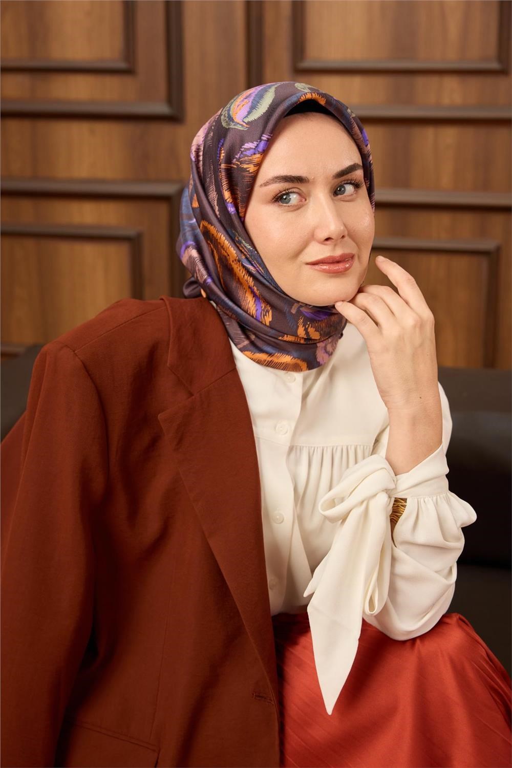 Twill İpek Eşarp Acı Kahve-Turuncu Desenli Tok Duruşlu 90x90