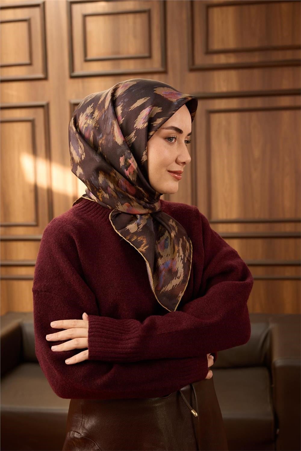 Twill İpek Eşarp Acı Kahve-Vizon Desenli Tok Duruşlu 90x90
