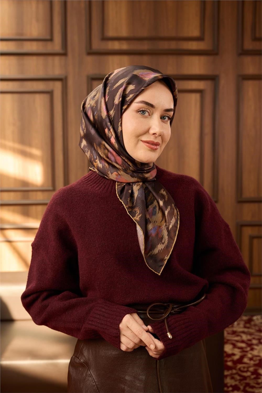 Twill İpek Eşarp Acı Kahve-Vizon Desenli Tok Duruşlu 90x90