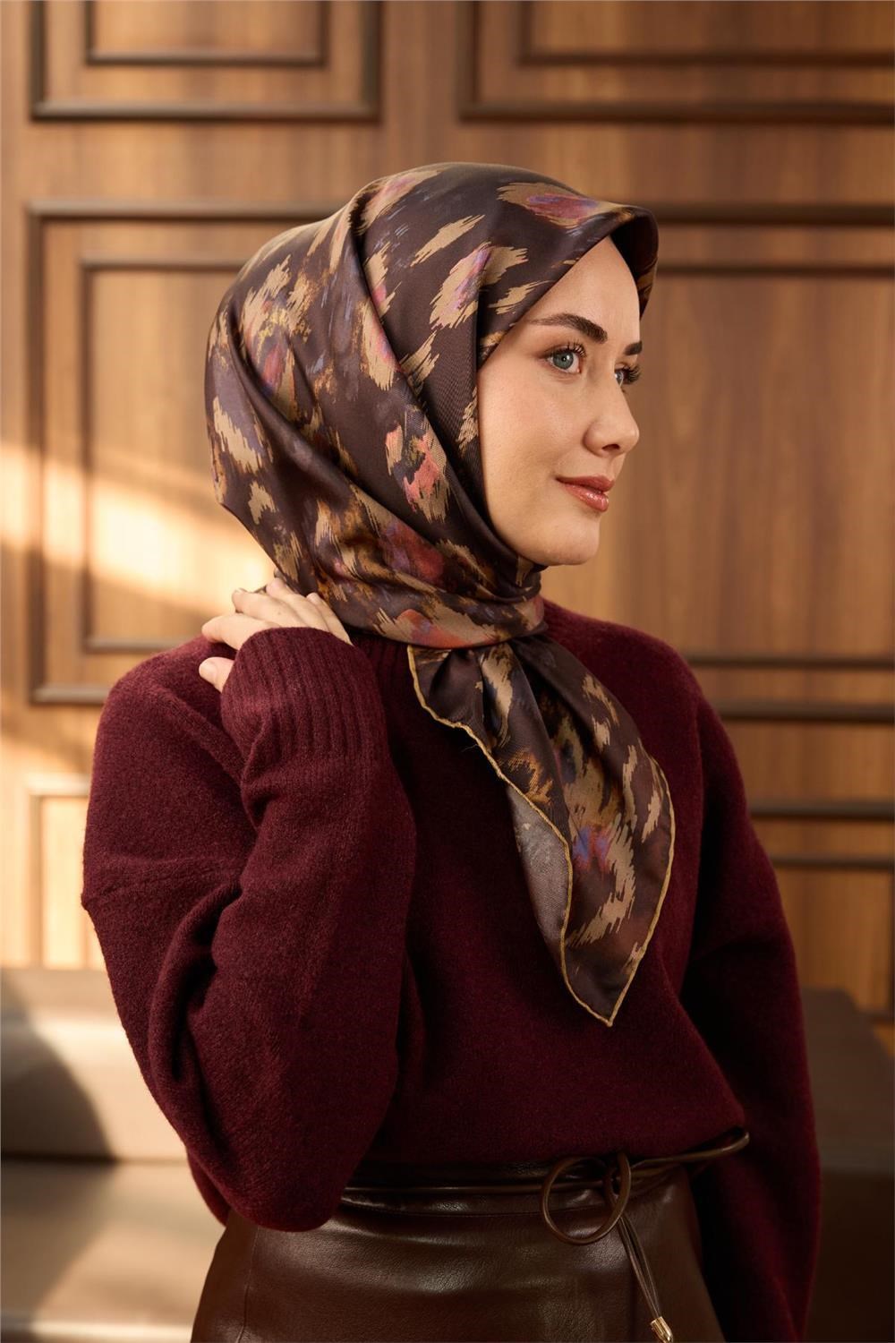 Twill İpek Eşarp Acı Kahve-Vizon Desenli Tok Duruşlu 90x90
