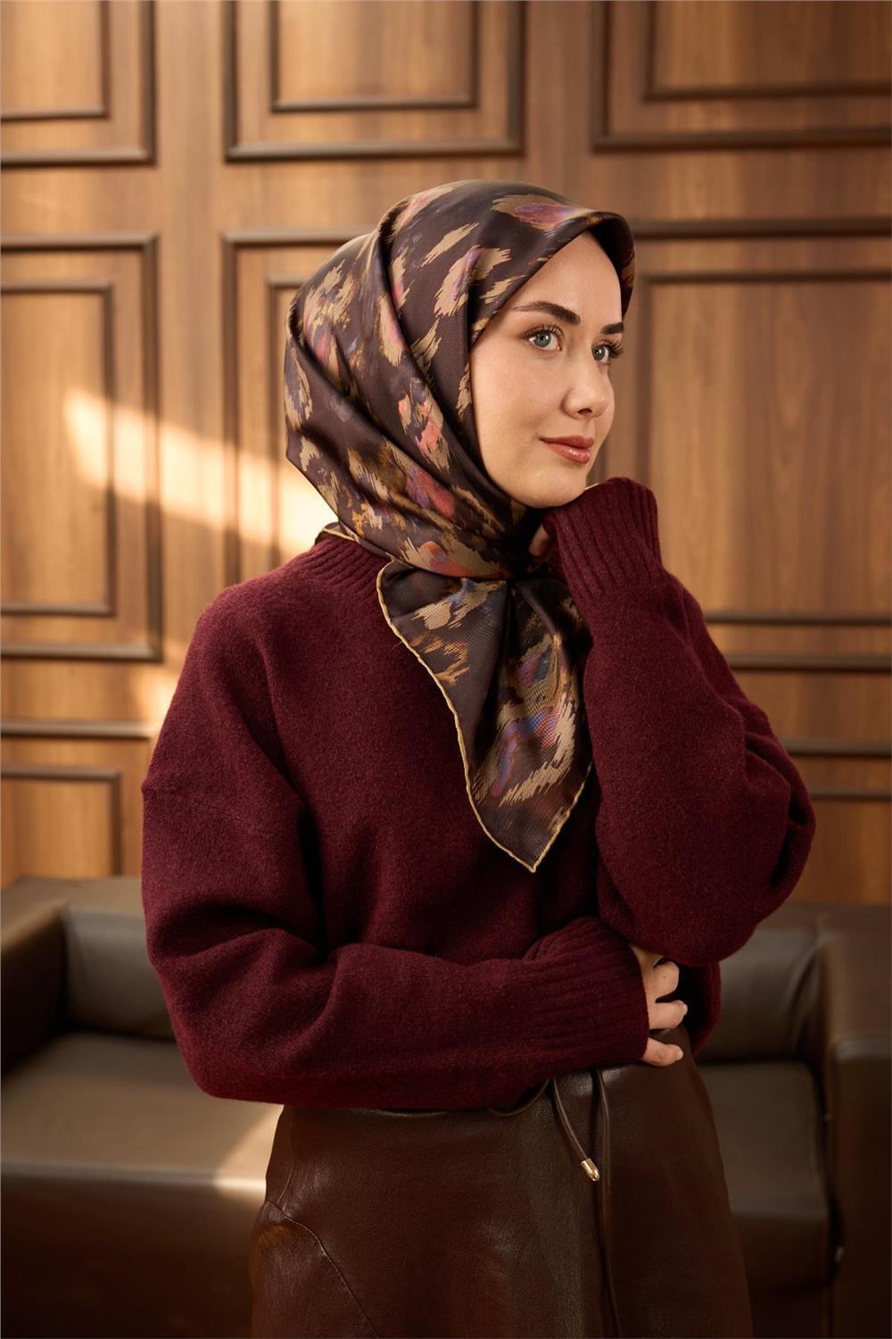 Twill İpek Eşarp Acı Kahve-Vizon Desenli Tok Duruşlu 90x90