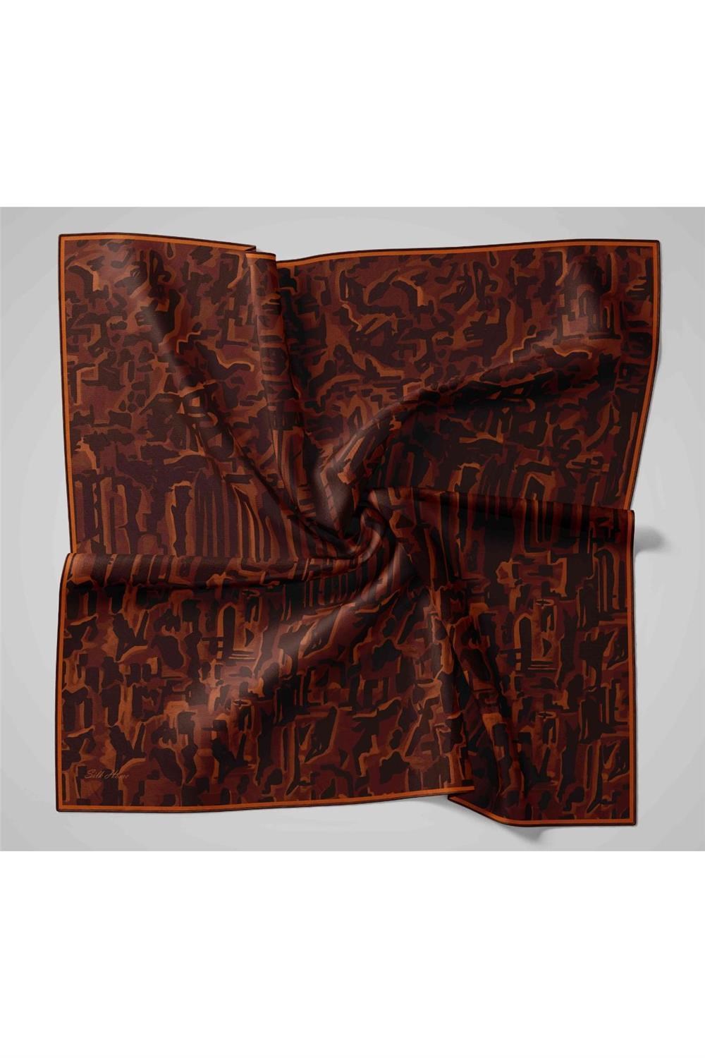 Twill İpek Eşarp Acı Kahve–Taba–Siyah Desenli Tok Duruşlu 90x90