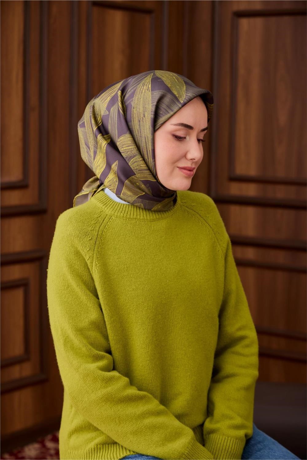 Twill İpek Eşarp Antrasit-Asit Yeşili Desenli Tok Duruşlu 90x90