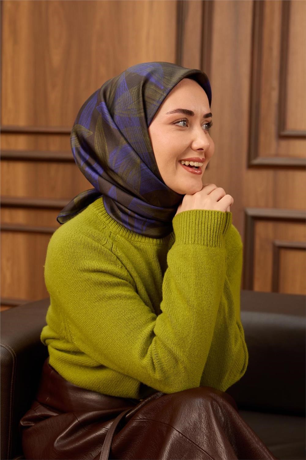 Twill İpek Eşarp Antrasit-Çivit Desenli Tok Duruşlu 90x90