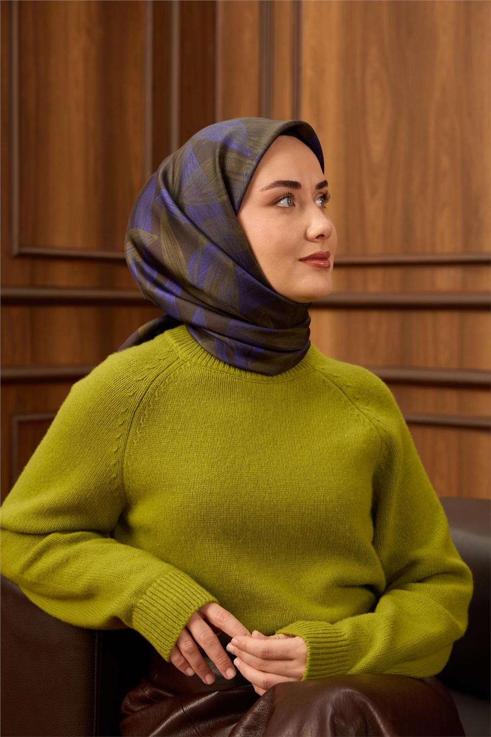 Twill İpek Eşarp Antrasit-Çivit Desenli Tok Duruşlu 90x90