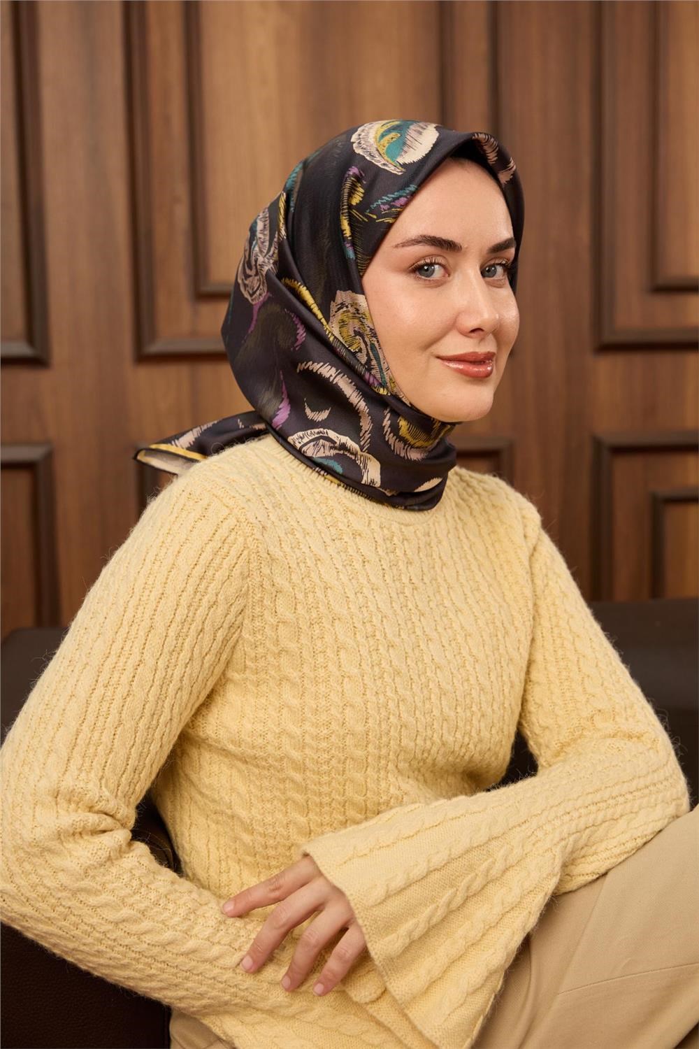 Twill İpek Eşarp Antrasit-Haki Desenli Tok Duruşlu 90x90