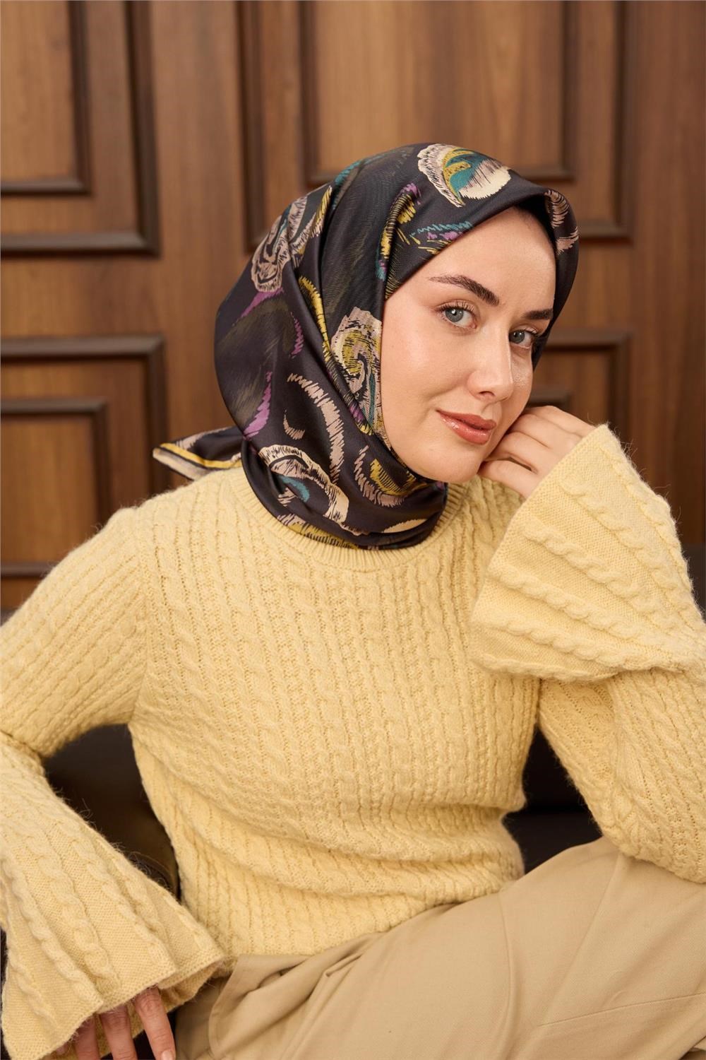 Twill İpek Eşarp Antrasit-Haki Desenli Tok Duruşlu 90x90