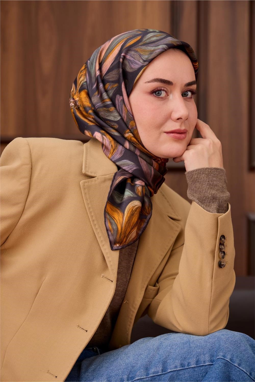 Twill İpek Eşarp Antrasit-Hardal Desenli Tok Duruşlu 90x90