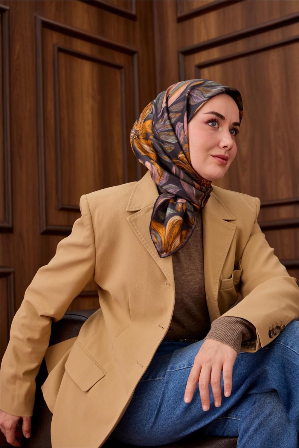 Twill İpek Eşarp Antrasit-Hardal Desenli Tok Duruşlu 90x90