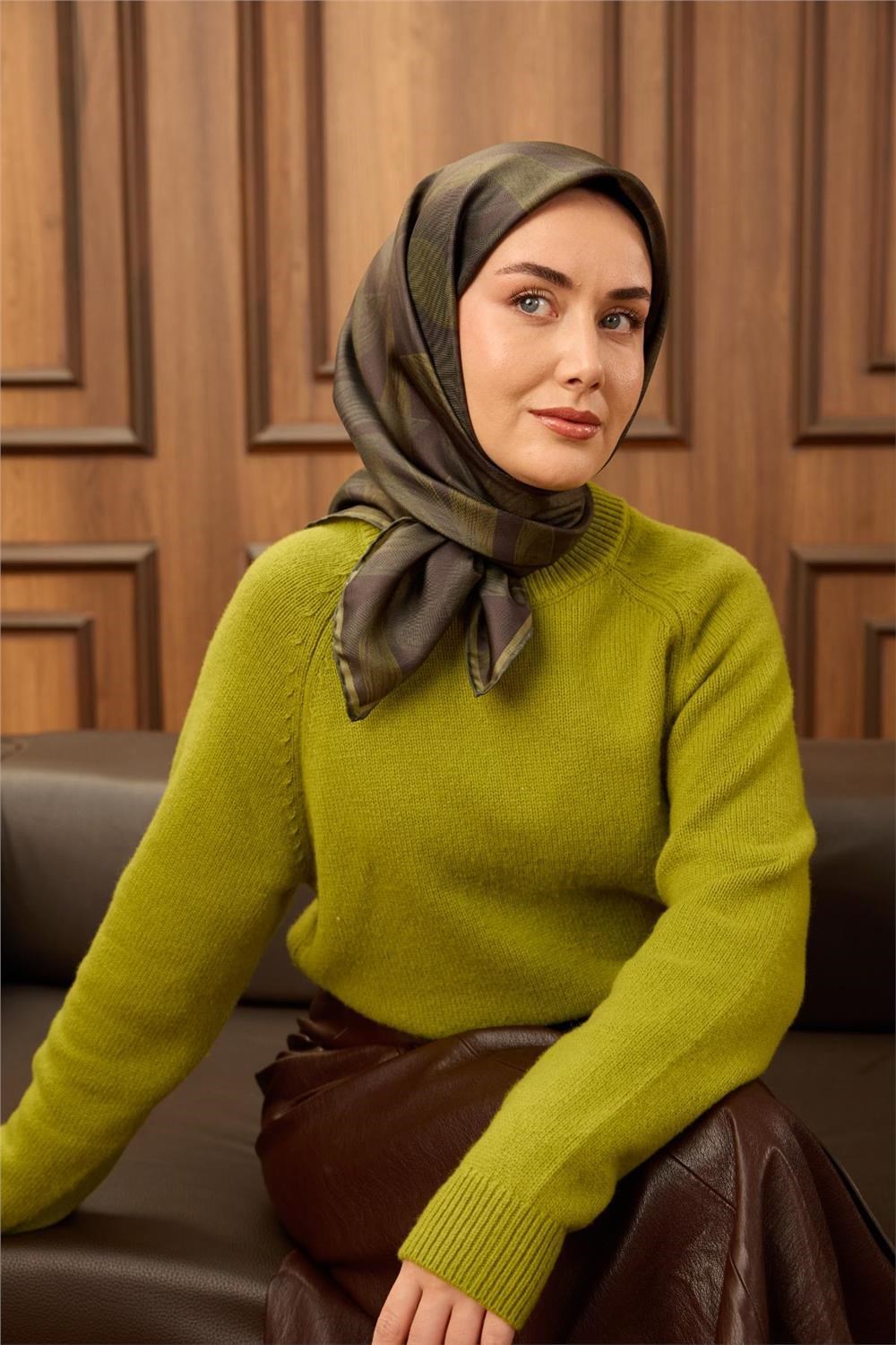 Twill İpek Eşarp Antrasit-Koyu Yeşil Desenli Tok Duruşlu 90x90