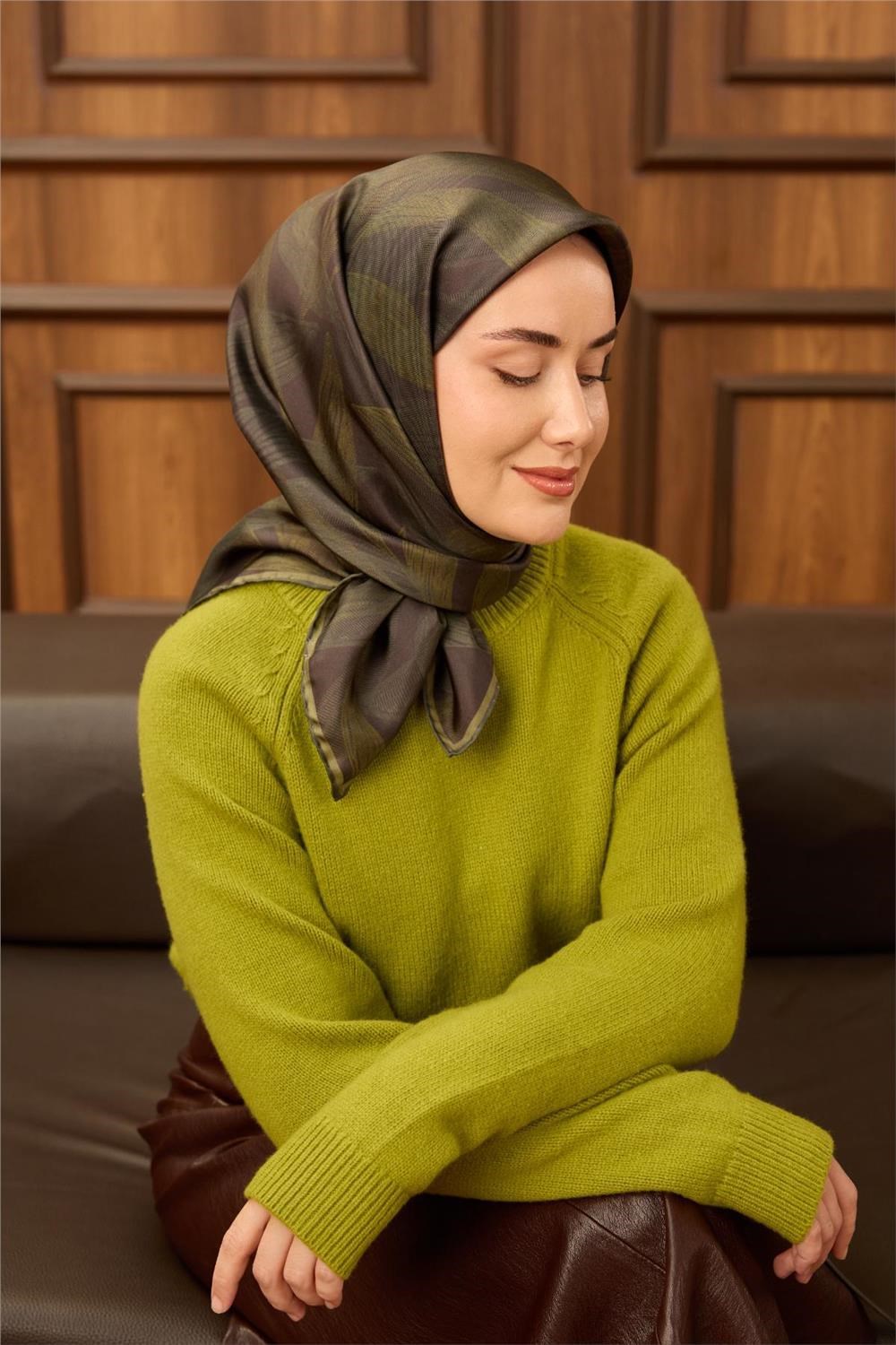 Twill İpek Eşarp Antrasit-Koyu Yeşil Desenli Tok Duruşlu 90x90